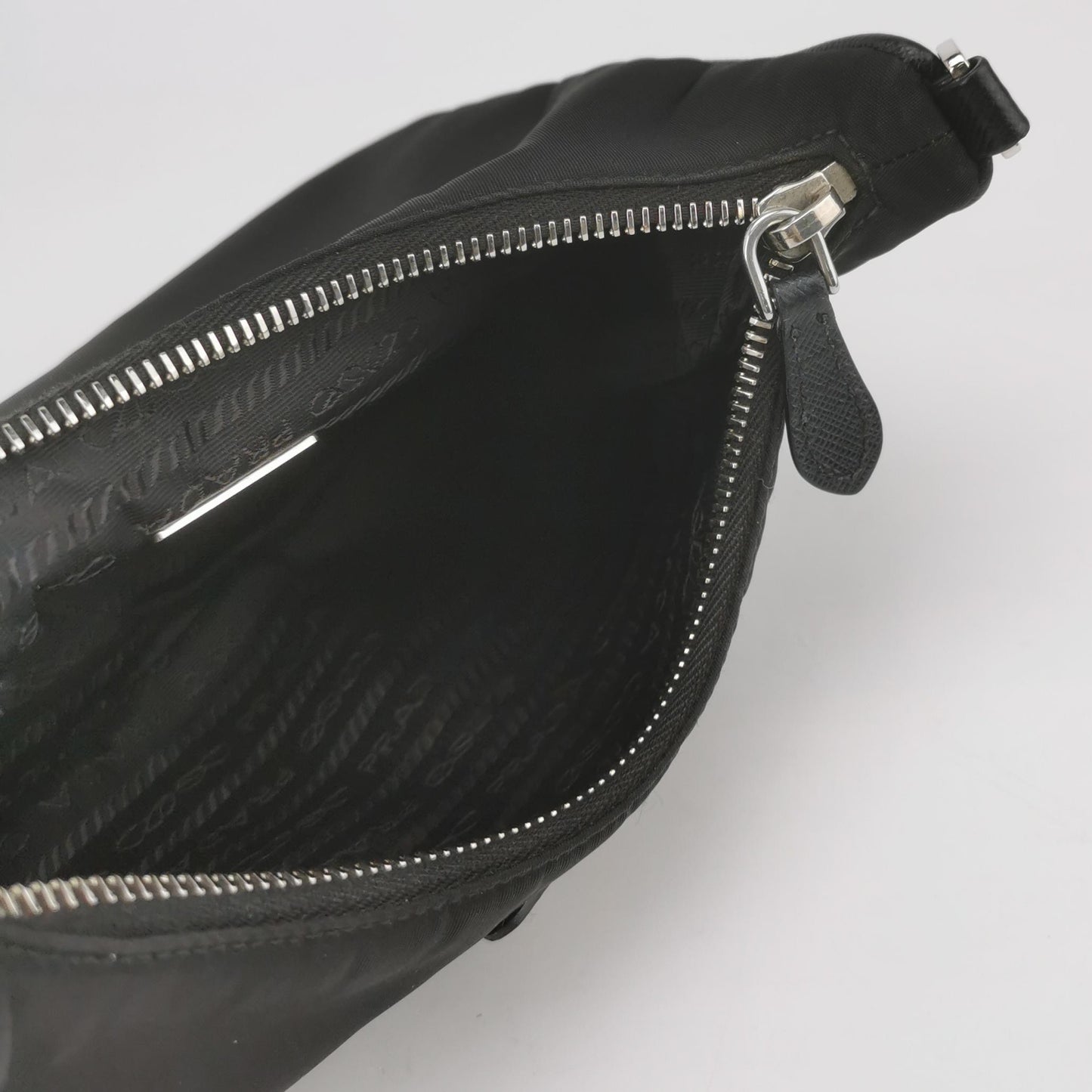 Prada - Re-Edition 2005 Shoulder Bag (1NE204_R064_F0632) - Re-Nylon fabric and Saffiano leather - Black - (Small)