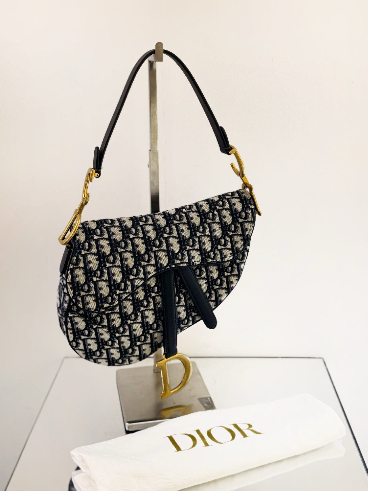 Dior - Saddle Bag - Dior Oblique Jacquard Canvas with Leather Trim - Navy Blue and Beige - (Medium)