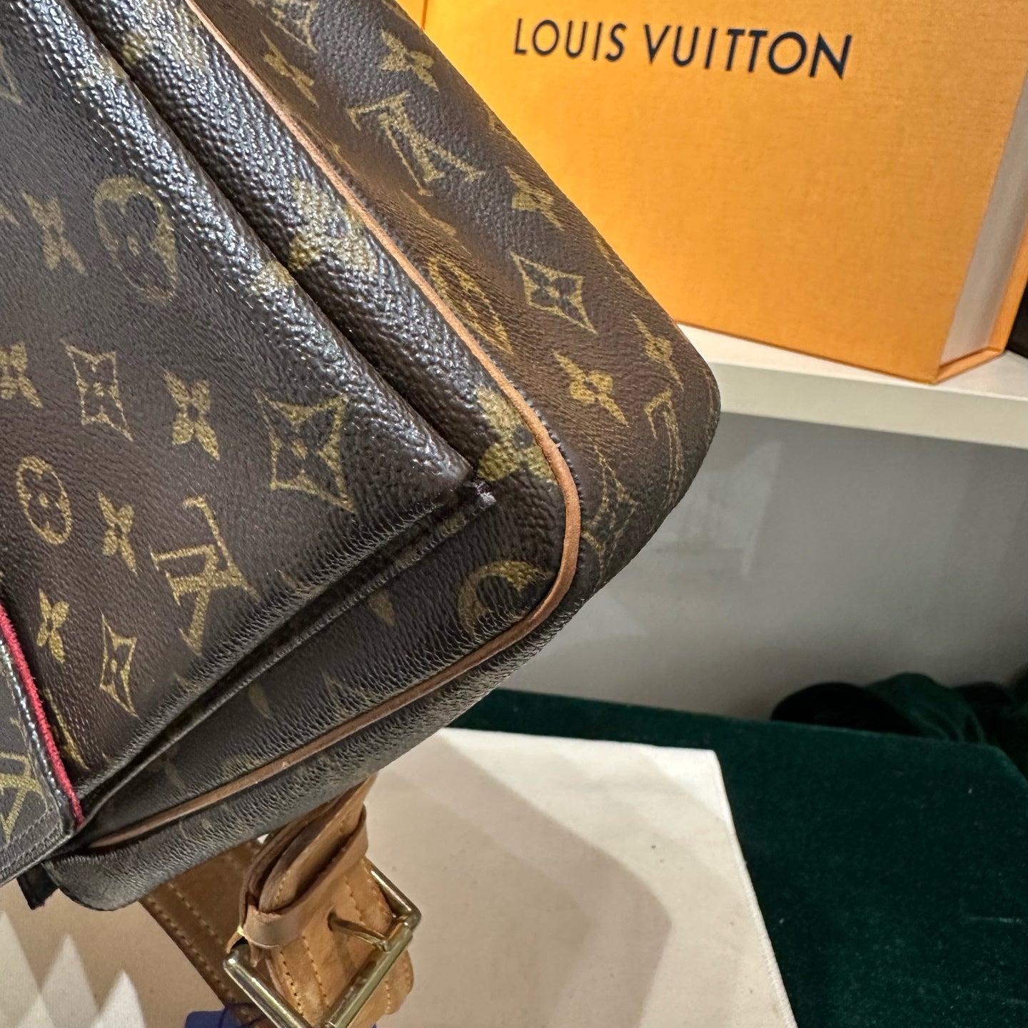 Louis Vuitton - Camel Shoulder Bag - Monogram coated canvas with Vachetta leather trim - Brown - (medium)