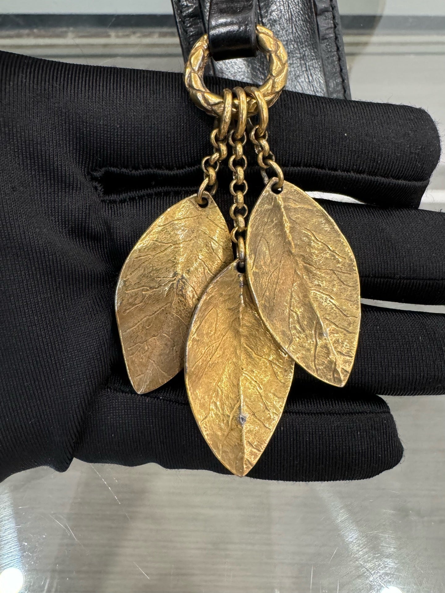 Dolce & Gabbana - Baroque Carved Golden Leaf Handbag - Eel leather - Black - (Medium)