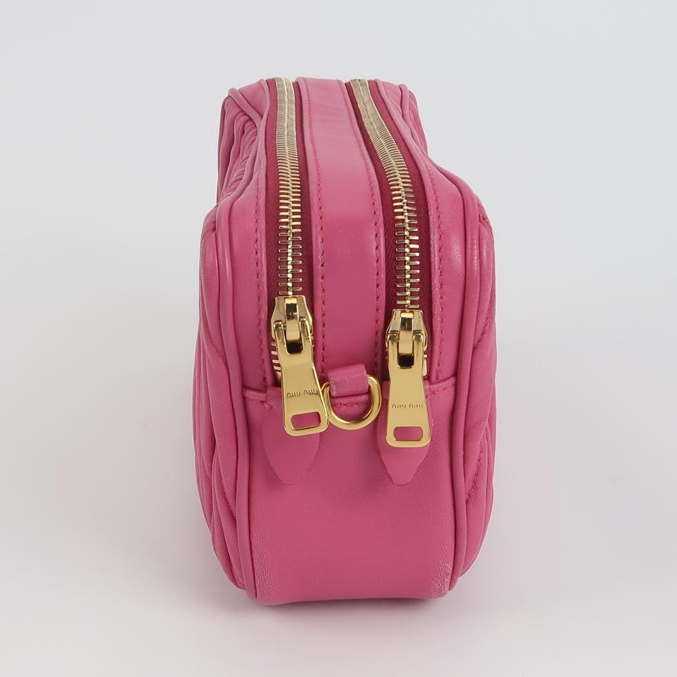 Miu Miu - Matelassé Camera Bag - Lambskin leather - Pink - (mini)