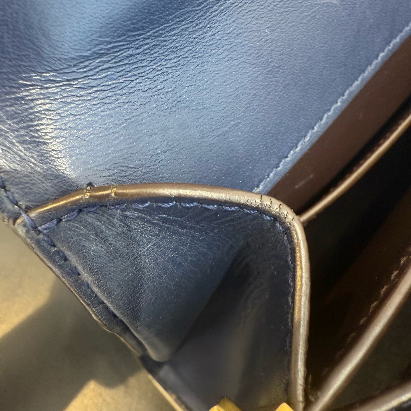Saint Laurent - Cassandra Top Handle Bag - Smooth calfskin leather and goatskin suede - Navy with Gold-Tone Hardware - (medium)