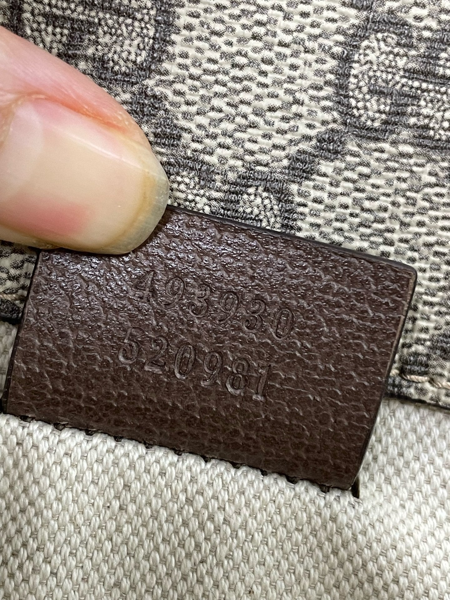 Gucci - GG Supreme Tiger Head Belt Bag - Coated canvas with leather trim - Beige - (small)