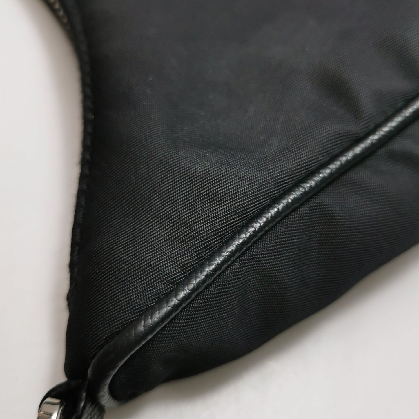 Prada - Re-Edition 2005 Hobo Bag - Re-Nylon with Saffiano leather trim - Black - (Small)