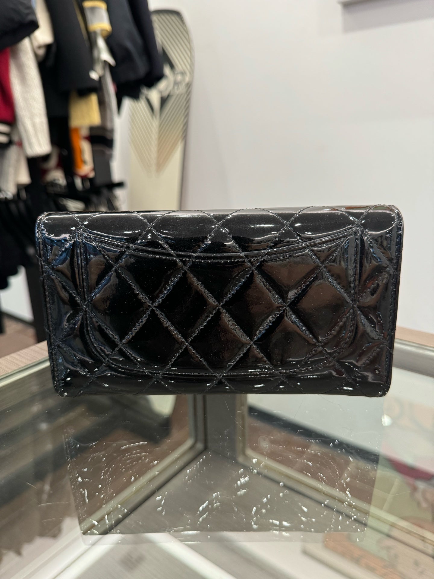 Chanel - Classic Flap Long Wallet - Patent leather - Black - (medium)
