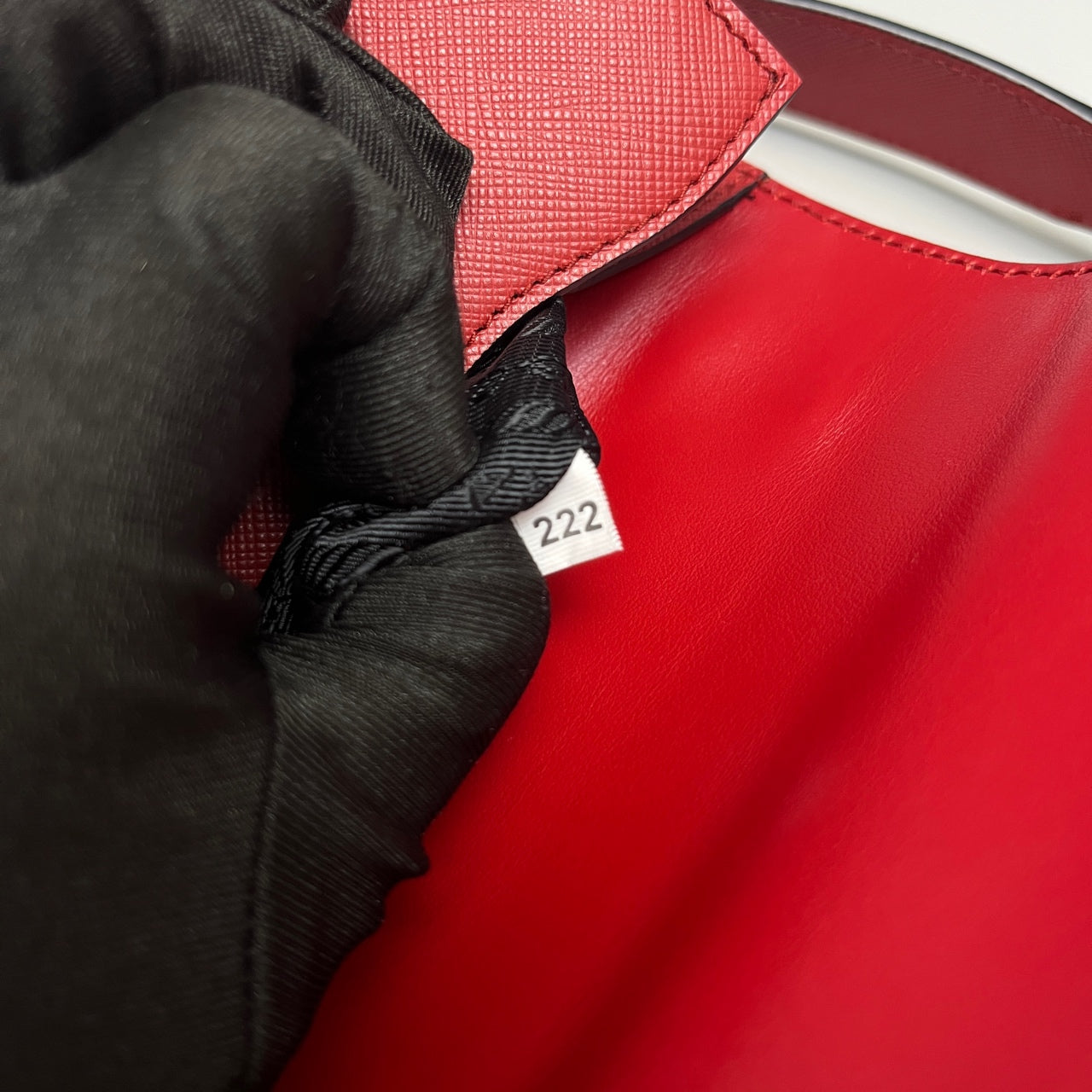 Prada - Chain Flap Bag - Saffiano leather - Red - (Medium)