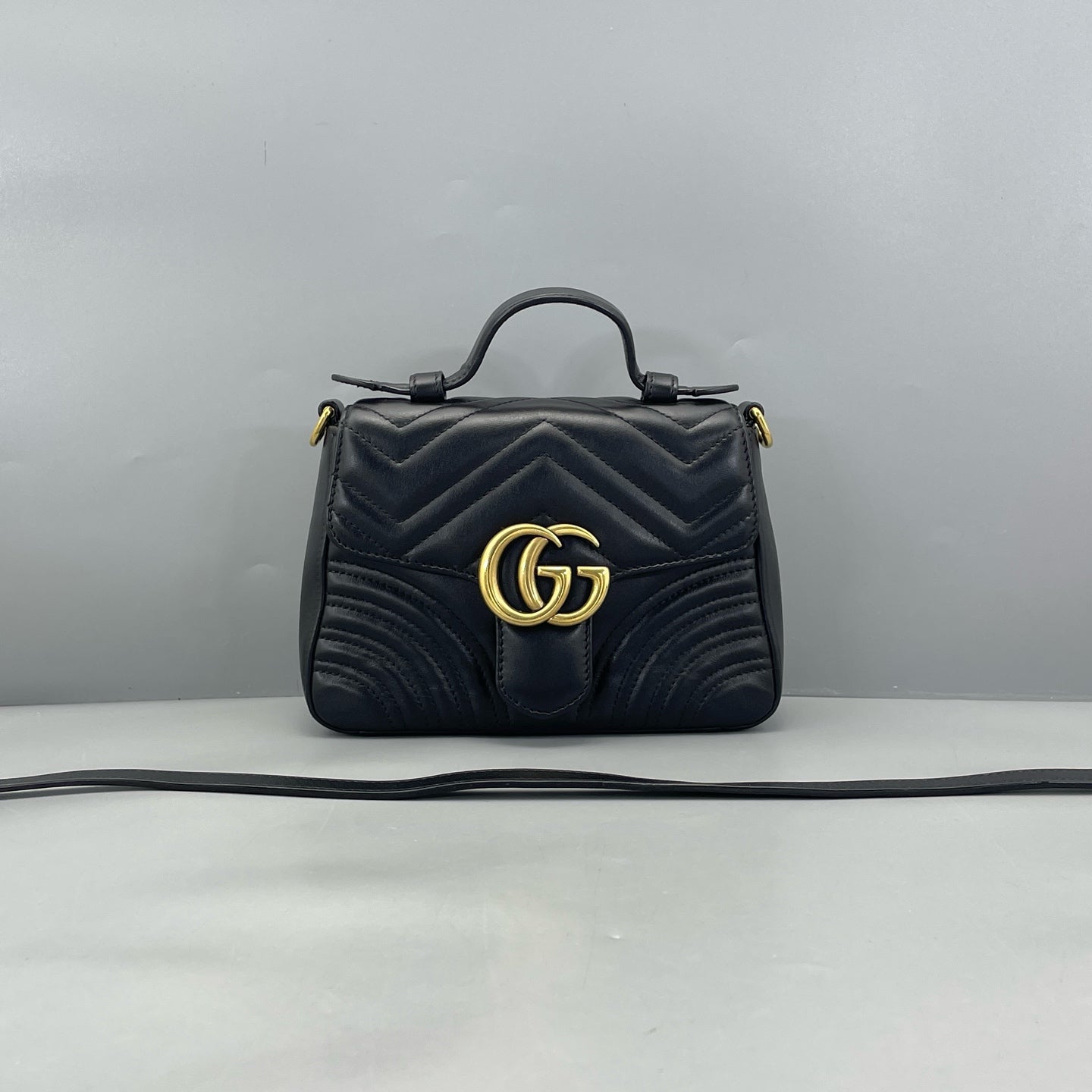 Gucci - GG Marmont Mini Top Handle Messenger Bag - Leather - Black - (mini)