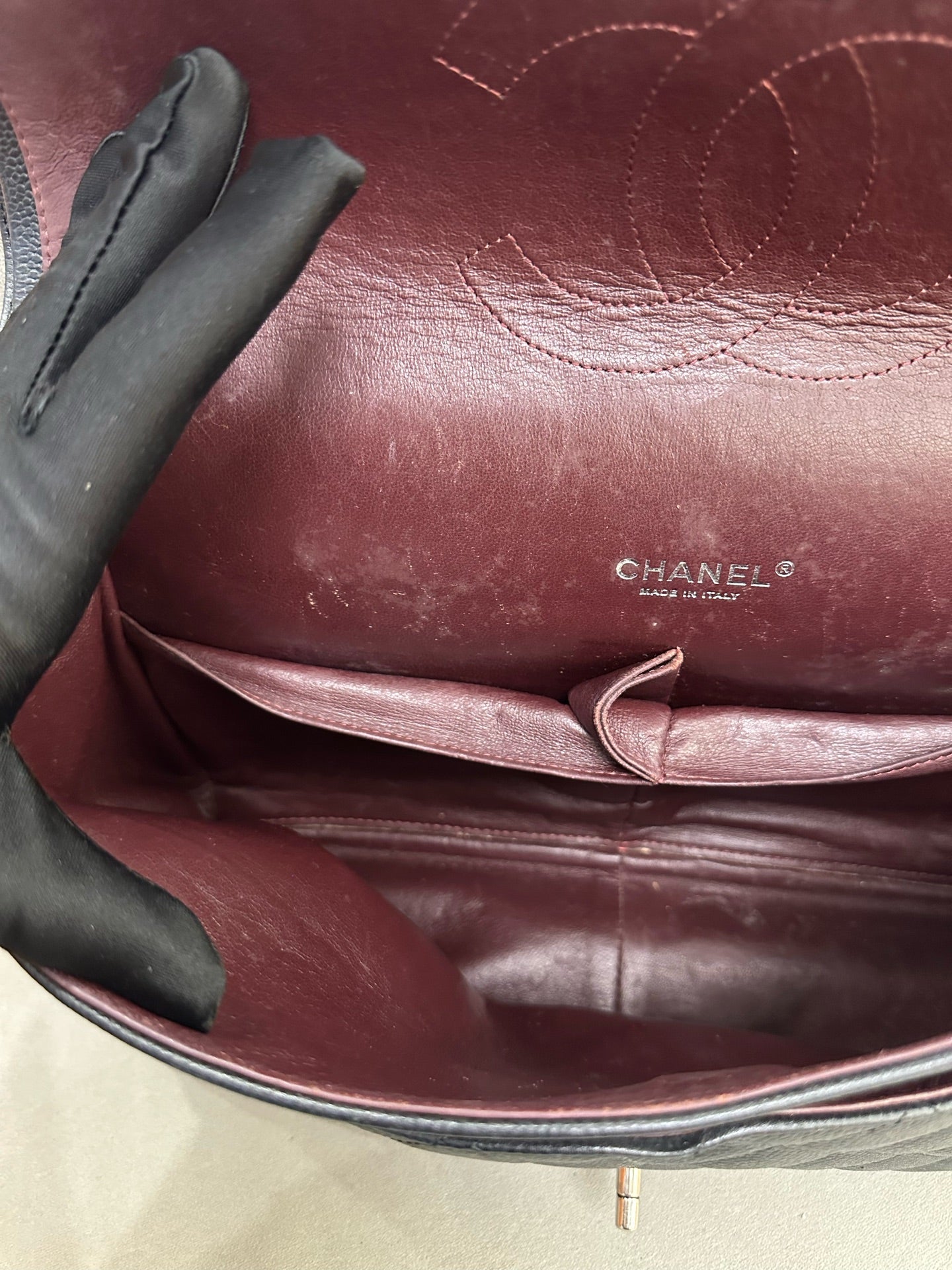 Chanel - Classic Flap Maxi - Leather - Black - (Large)