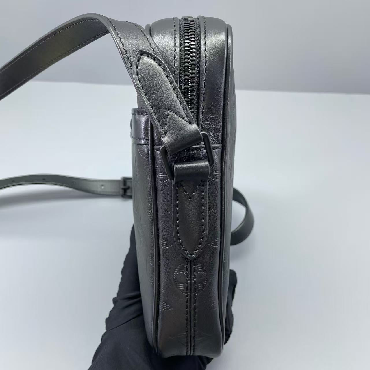 Louis Vuitton - So Black Camera Bag - Monogram Empreinte Leather - Black - (Small)