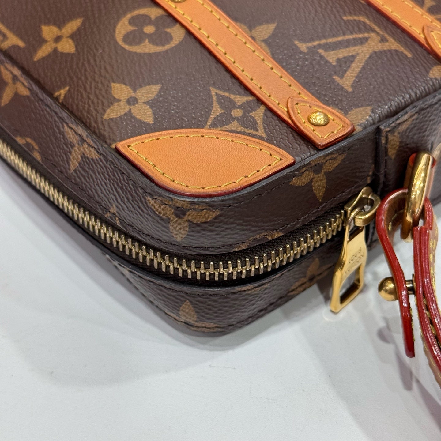 Louis Vuitton - Soft Trunk Pouch - Monogram coated canvas with Vachetta leather trim - Brown - (small)