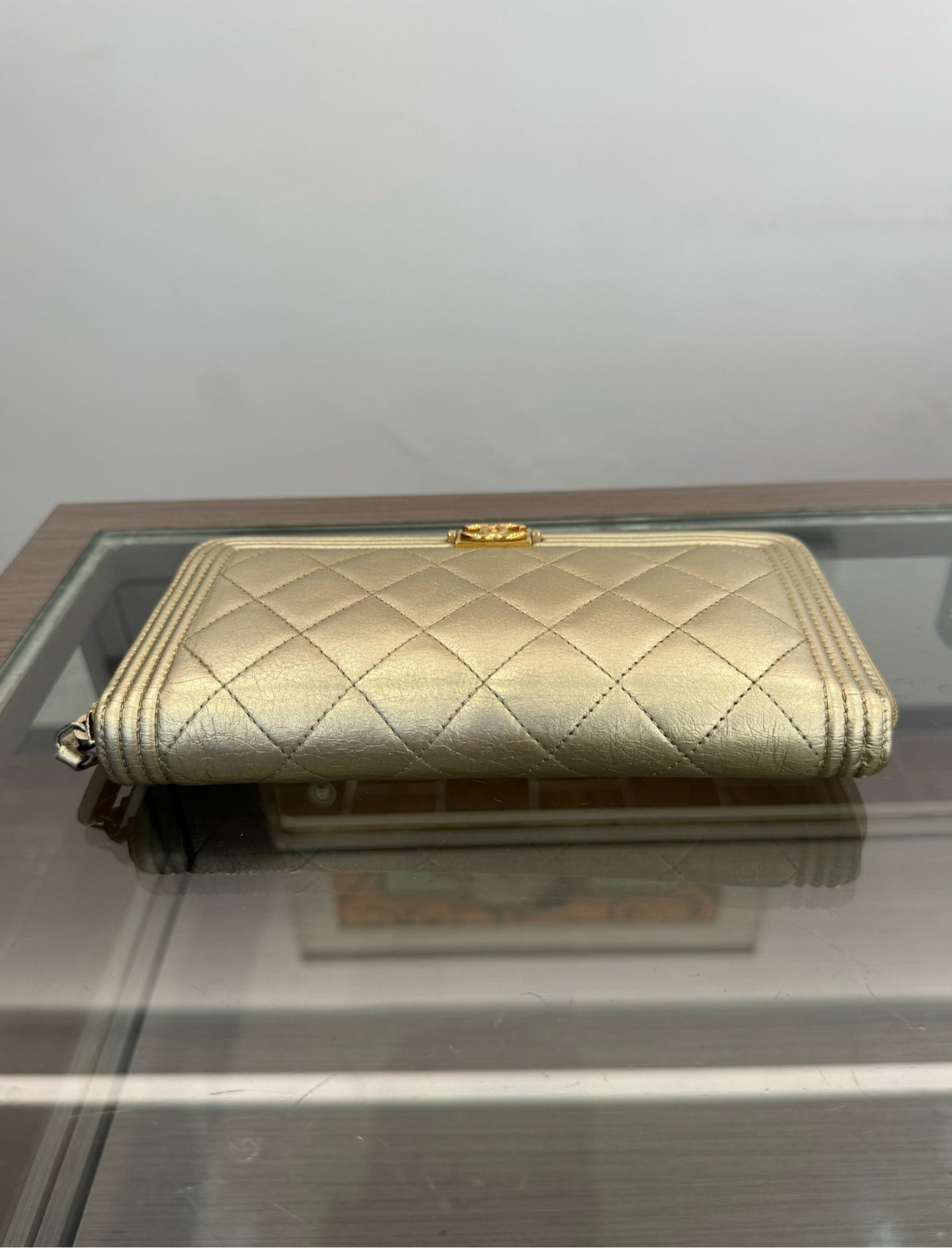 Chanel - Le Boy Zip Wallet - Aged metallic calfskin leather - Gold - (medium)