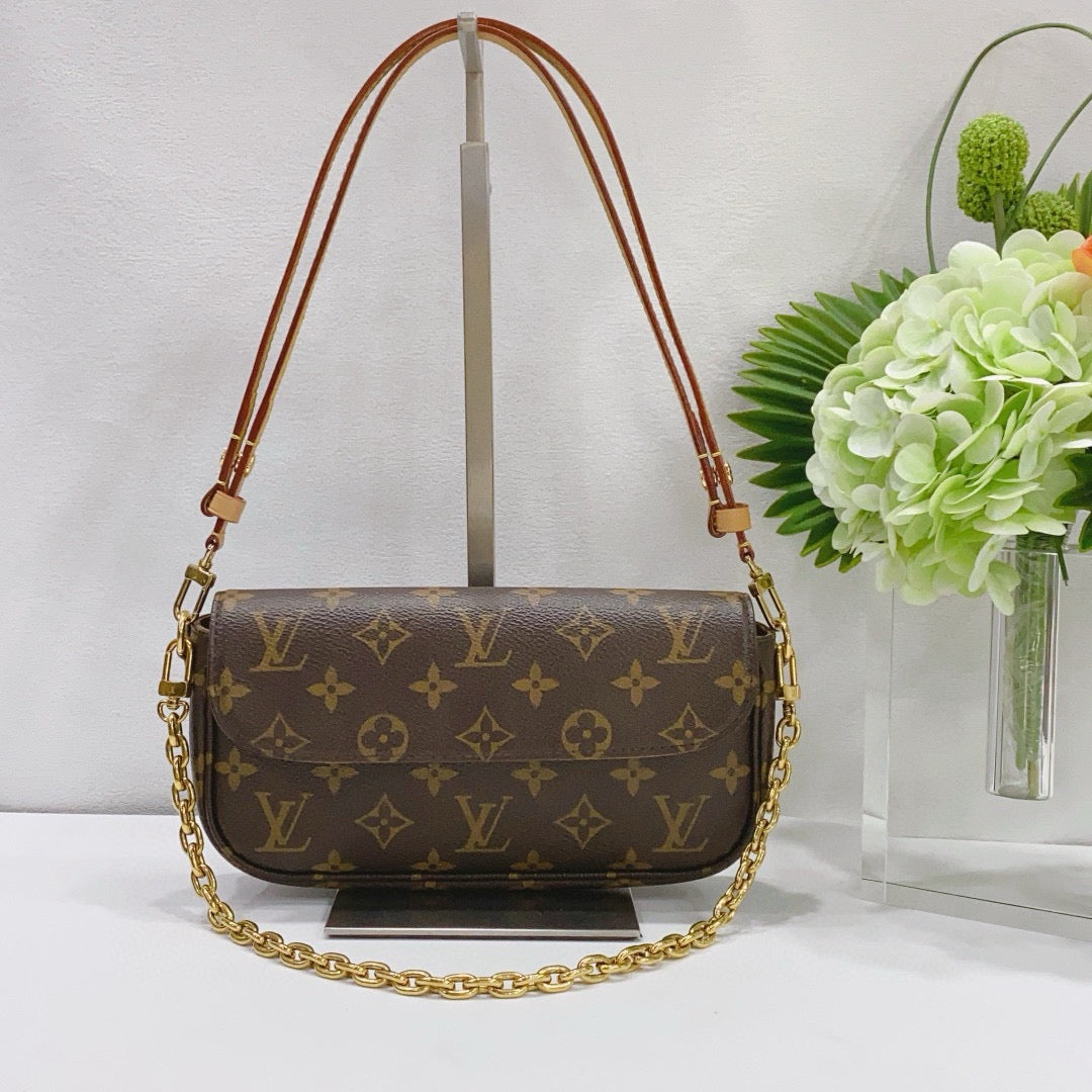 Louis Vuitton - Ivy - Monogram coated canvas with natural cowhide leather trim - Brown - (Small)