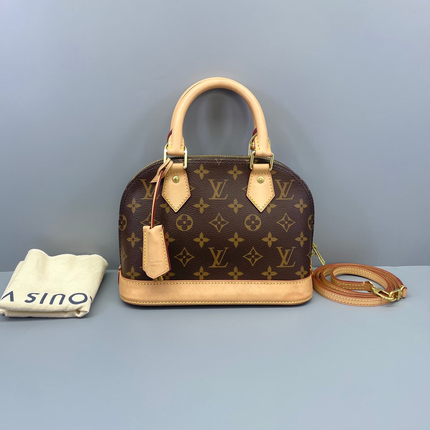 Louis Vuitton - Alma BB - Monogram canvas with natural Vachetta leather trim - Brown - (mini)