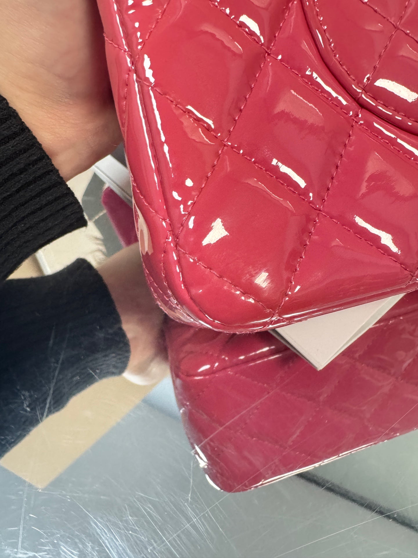 Chanel - Classic Flap Medium - Patent leather - Vibrant Magenta - (medium)