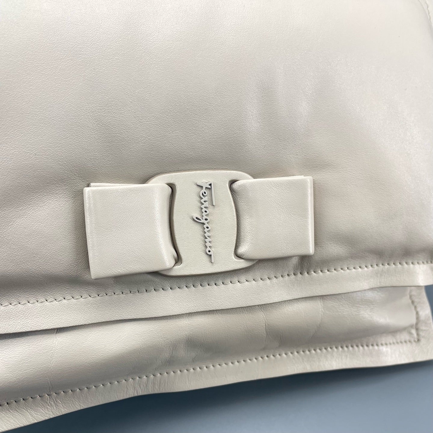 Salvatore Ferragamo - Vara Bow Cloud Flap Bag - Leather - Beige - (small)