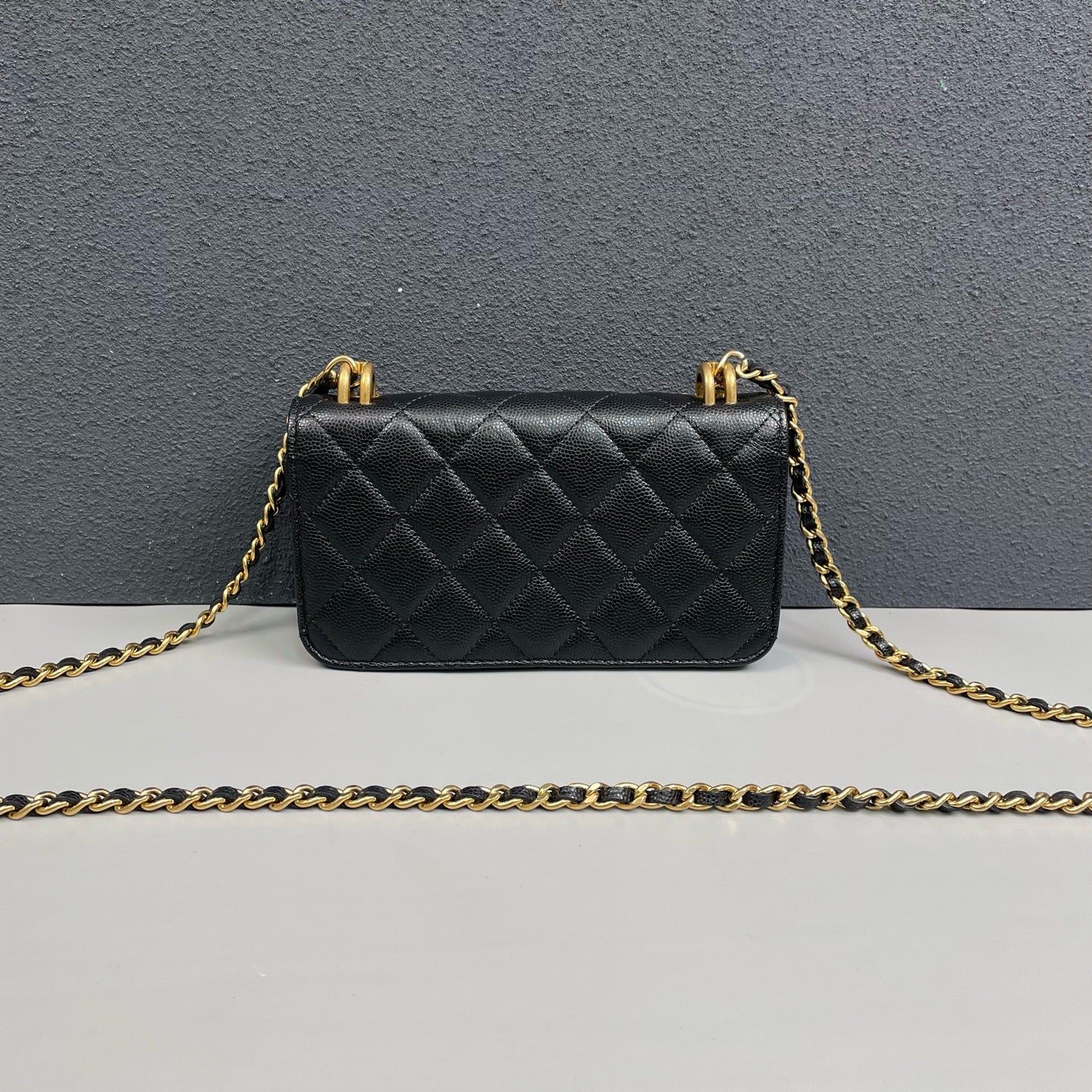 Chanel - Mini WOC (Wallet on Chain) - Grained calfskin leather - Black - (mini)