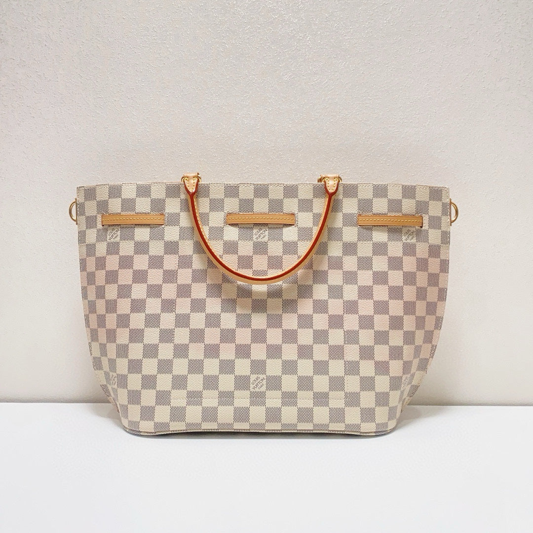Louis Vuitton - Girolata Damier Azur - Damier Azur coated canvas with natural cowhide leather trim - White - (Medium)