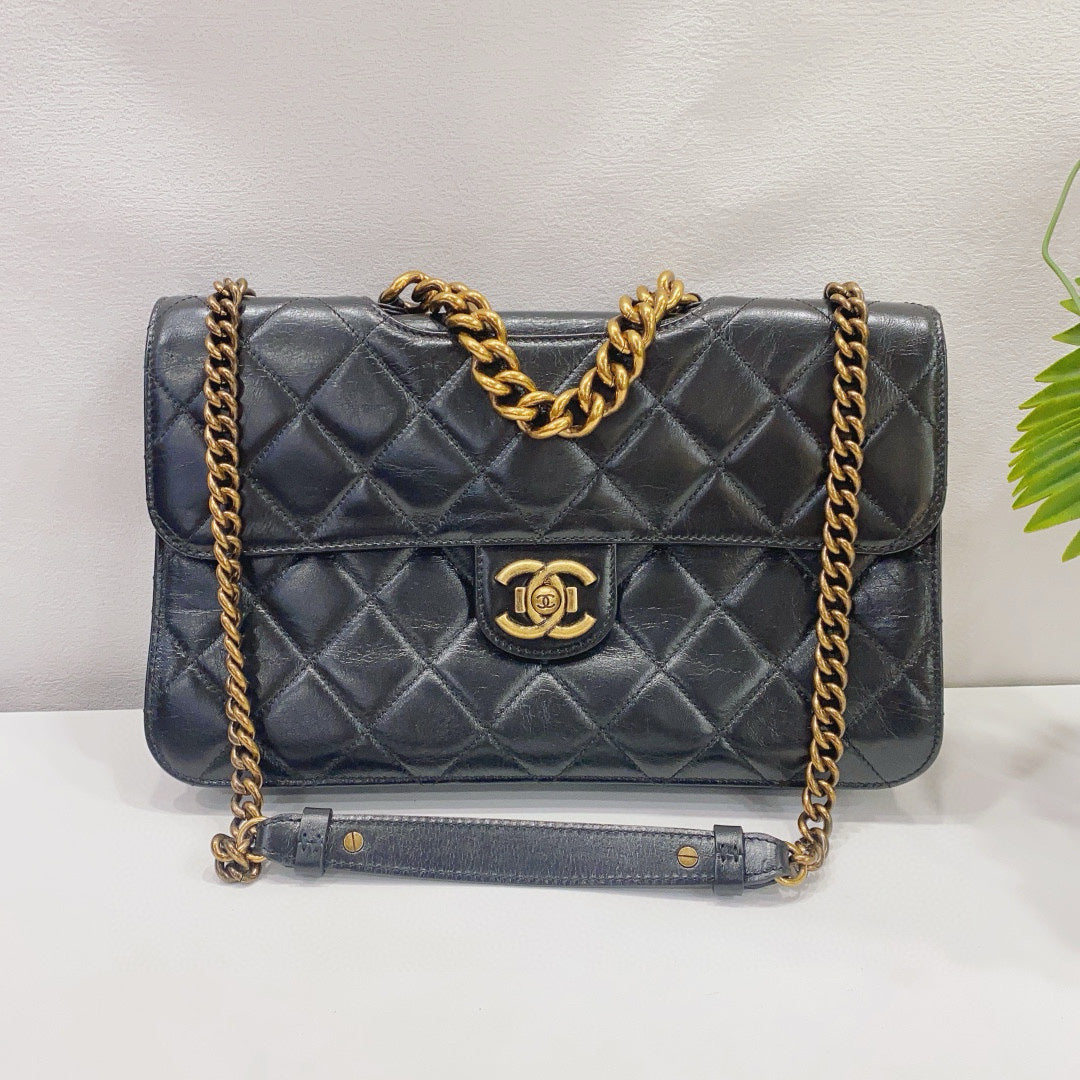 Chanel - Mumbai Vintage Chain Bag - Oil-wax leather - Black - (medium)
