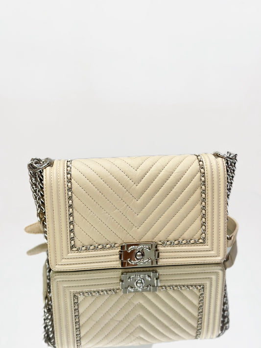 Chanel - Le Boy - Oil wax calfskin - Beige - (Medium)