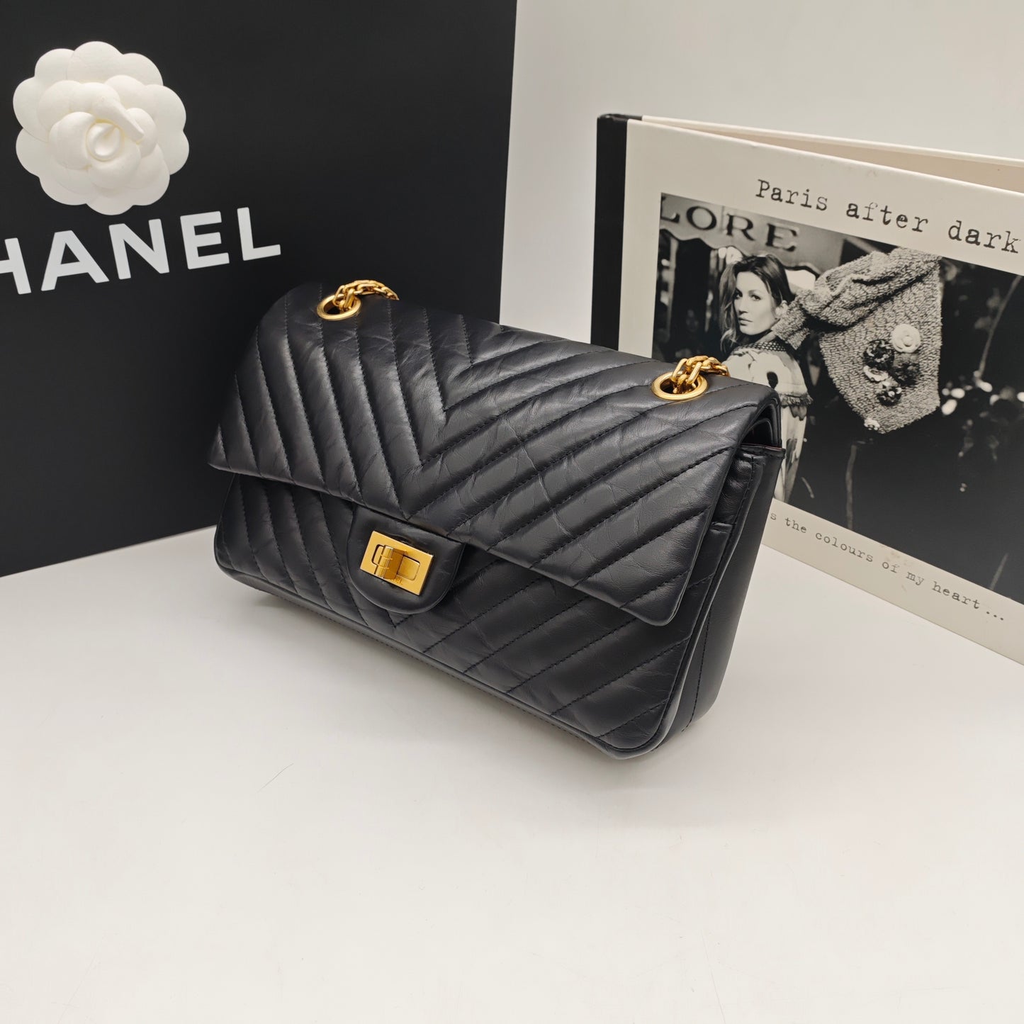 Chanel - 2.55 Reissue Small Flap Bag - Calfskin leather - Black - (Small)
