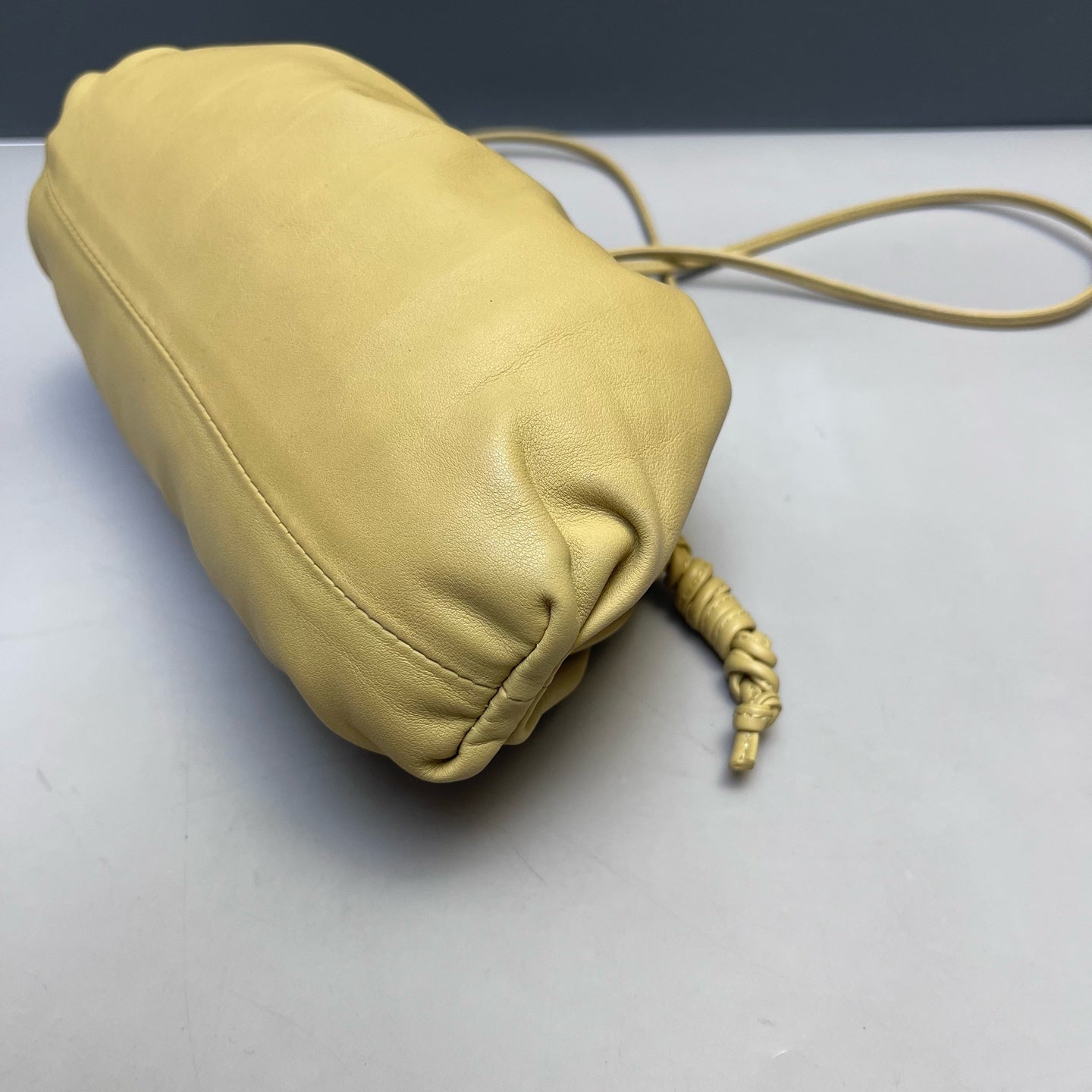 Bottega Veneta - The Pouch (Small) - Calfskin leather - Yellow - (small)