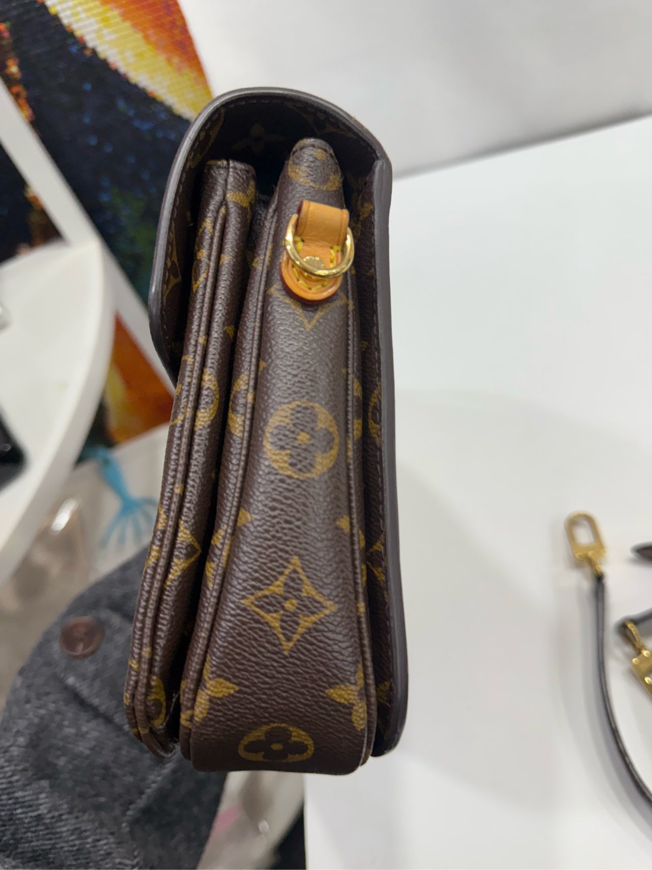 Louis Vuitton - Pochette Metis - Monogram coated canvas with Vachetta leather trim - Brown - (Medium)