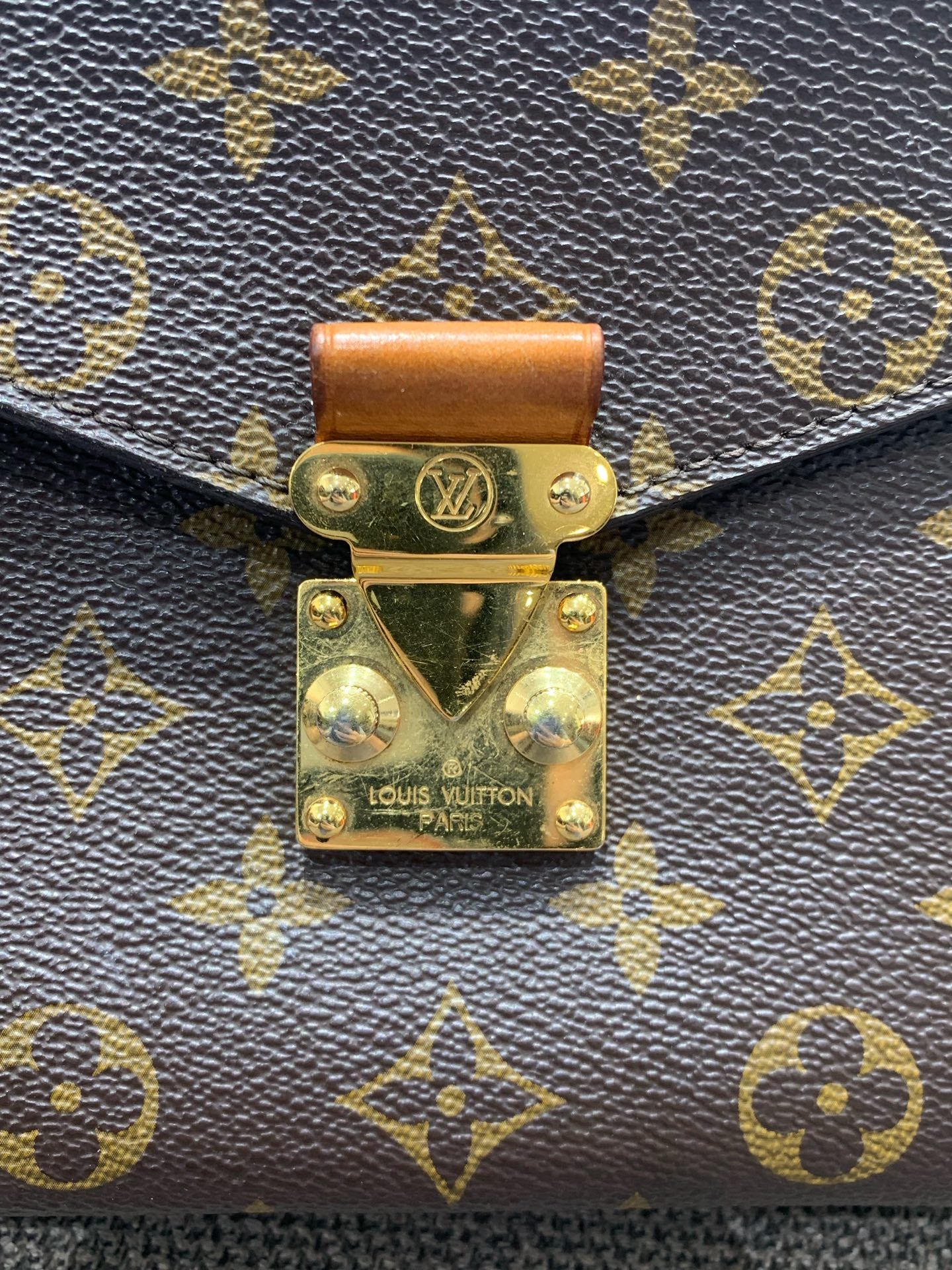 Louis Vuitton - Pochette Métis M44875 - Monogram coated canvas with natural cowhide leather trim - Brown - (medium)