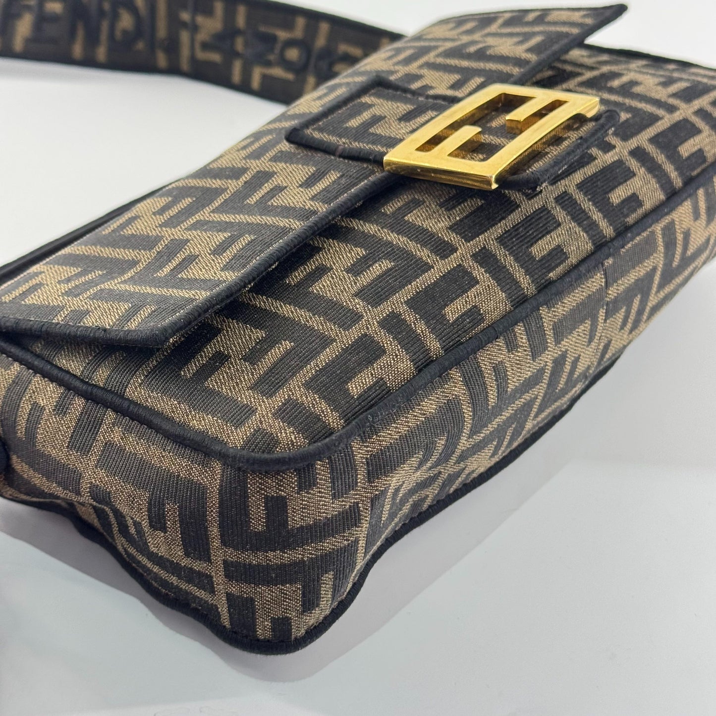 Fendi - Baguette - Zucca canvas with leather trim - Brown - (medium)