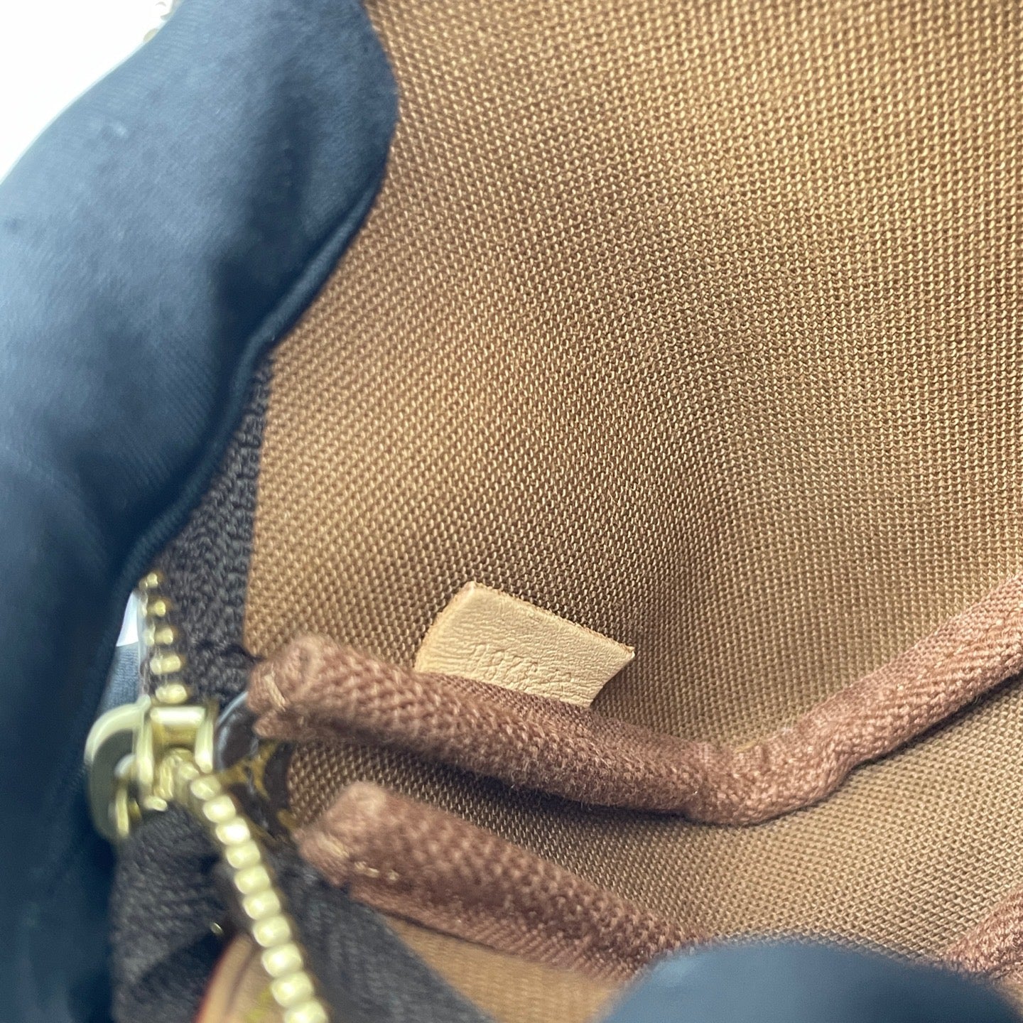 Louis Vuitton - Mini Pochette Accessoires - Monogram coated canvas with Vachetta leather trim - Brown - (mini)