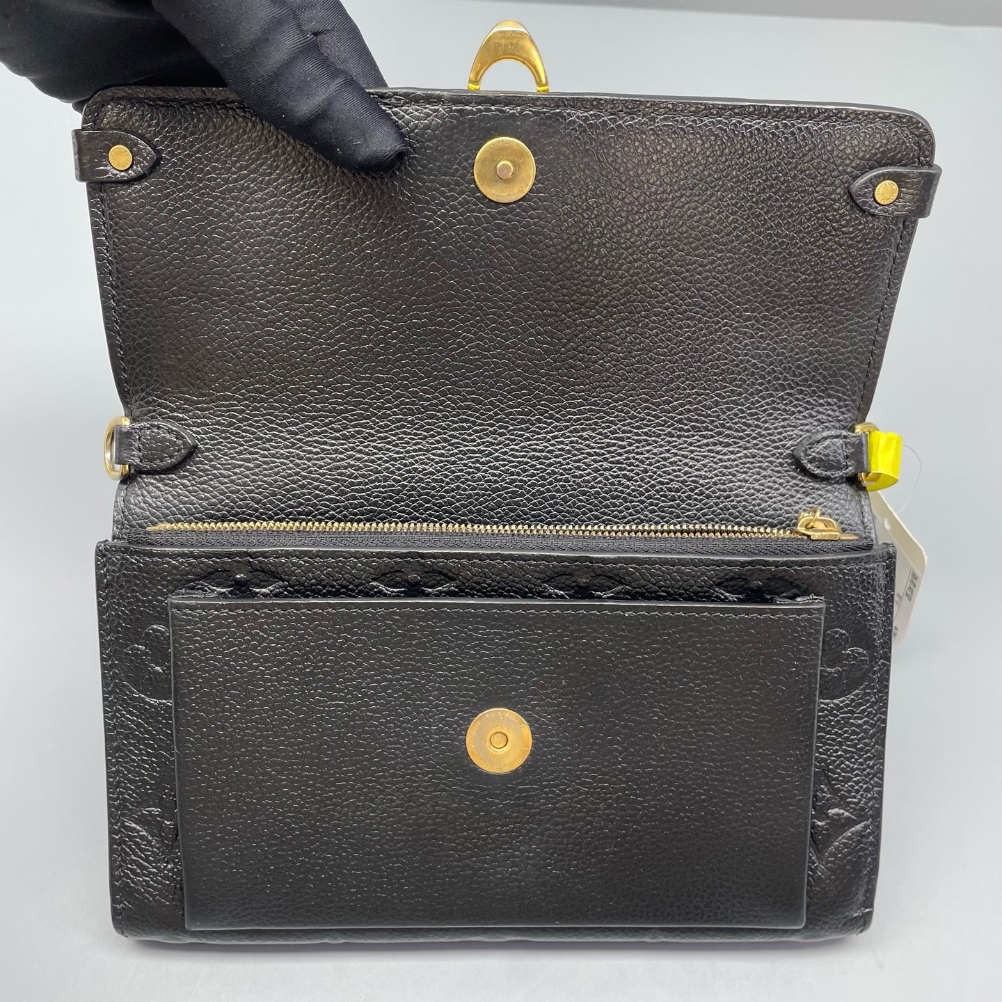 Louis Vuitton - Vavin WOC - Leather - Black - (Small)