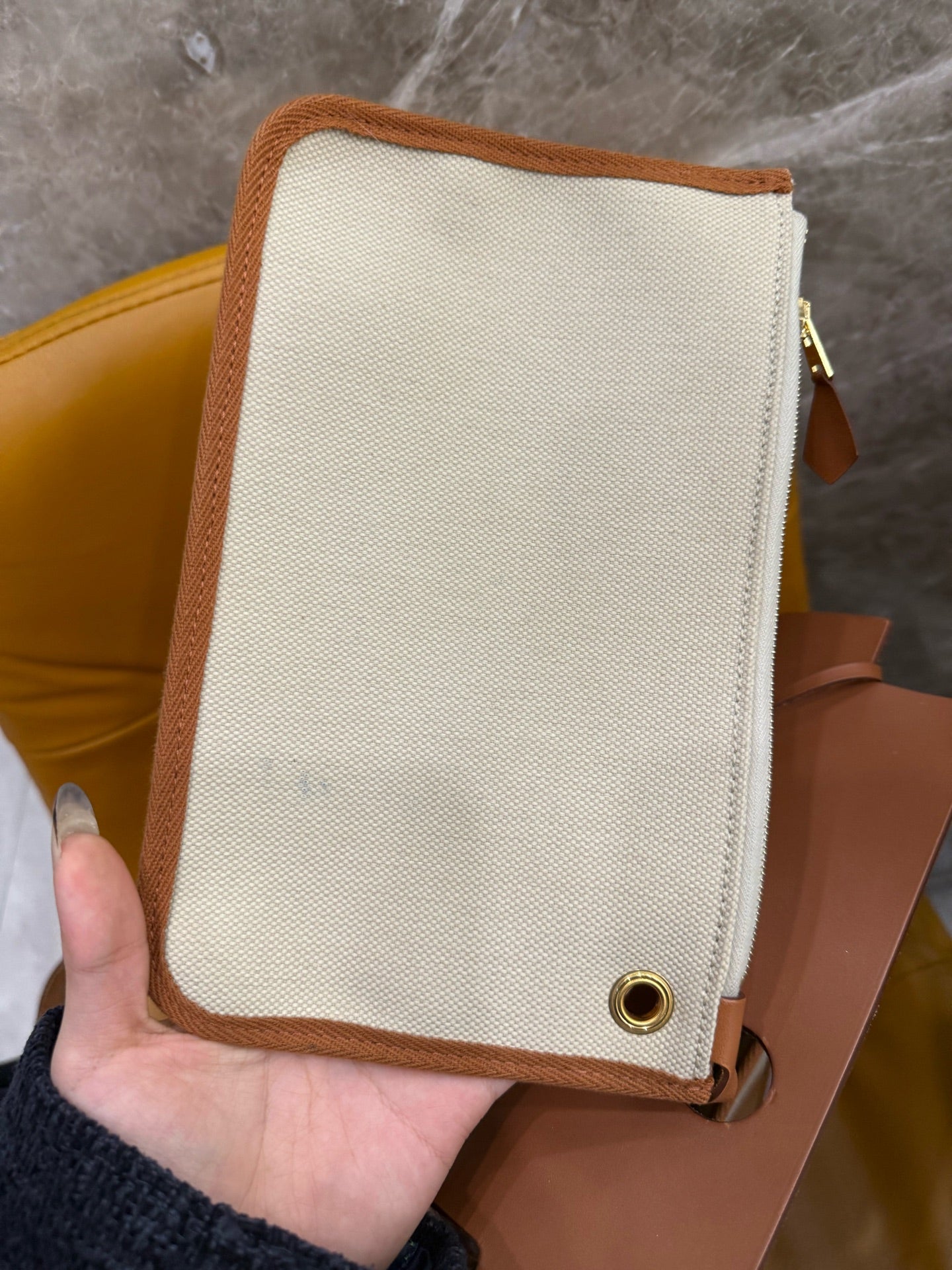 Hermès - Herbag Zip 31 Retourne - Veau Hunter leather and Officier canvas - Golden Brown and Beige - (Medium)