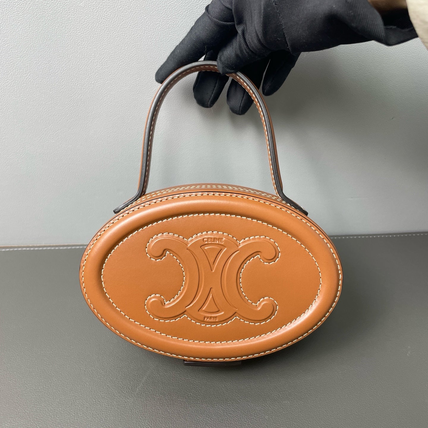 Celine - Cuir Triomphe Oval Box Bag - Leather - Camel - (mini)
