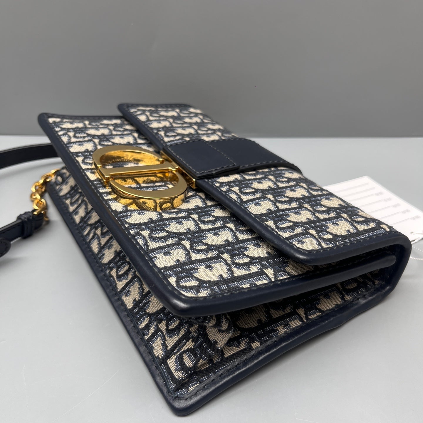 Dior - Montaigne Chain Bag - Dior Oblique jacquard canvas with calfskin leather trim - Multicolour (Beige, Dark Blue) with gold-tone hardware - (Medium)