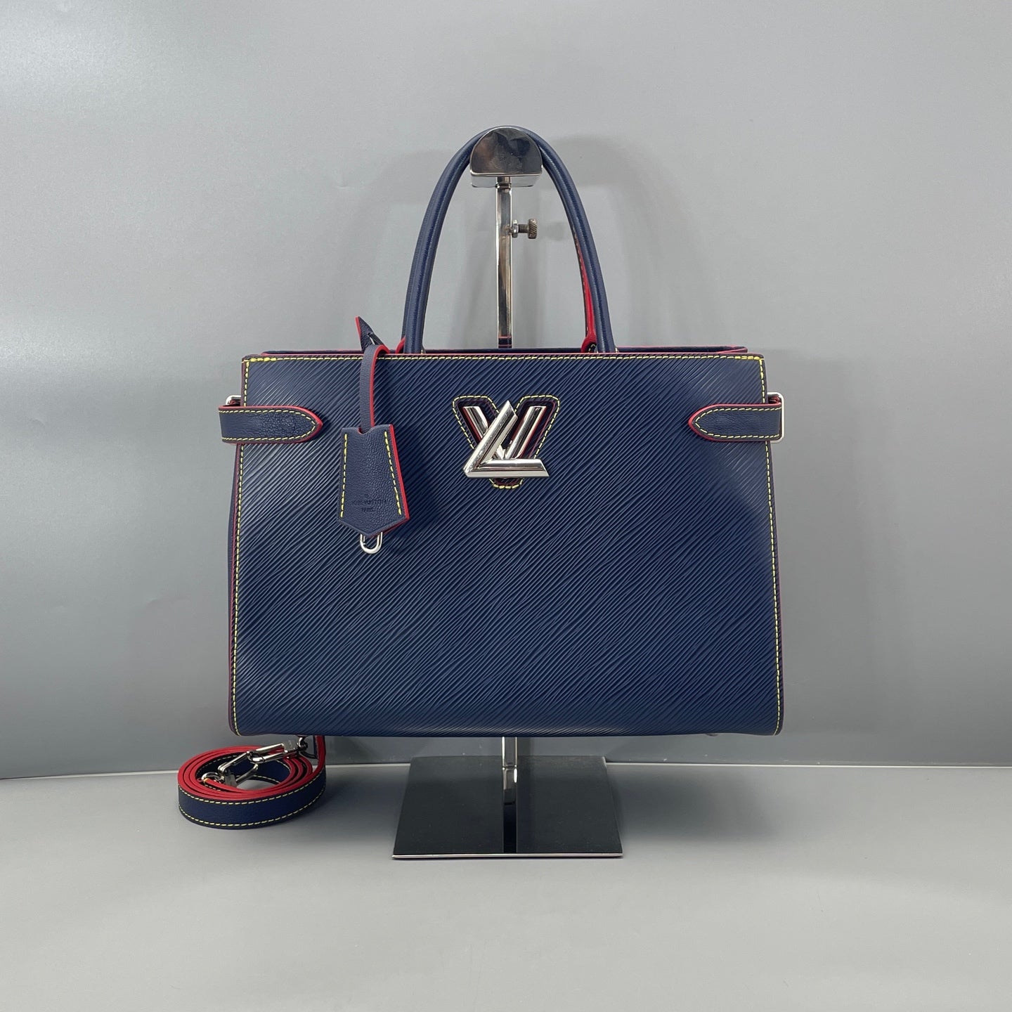 Louis Vuitton - Twist Tote - Epi leather - Blue - (medium)