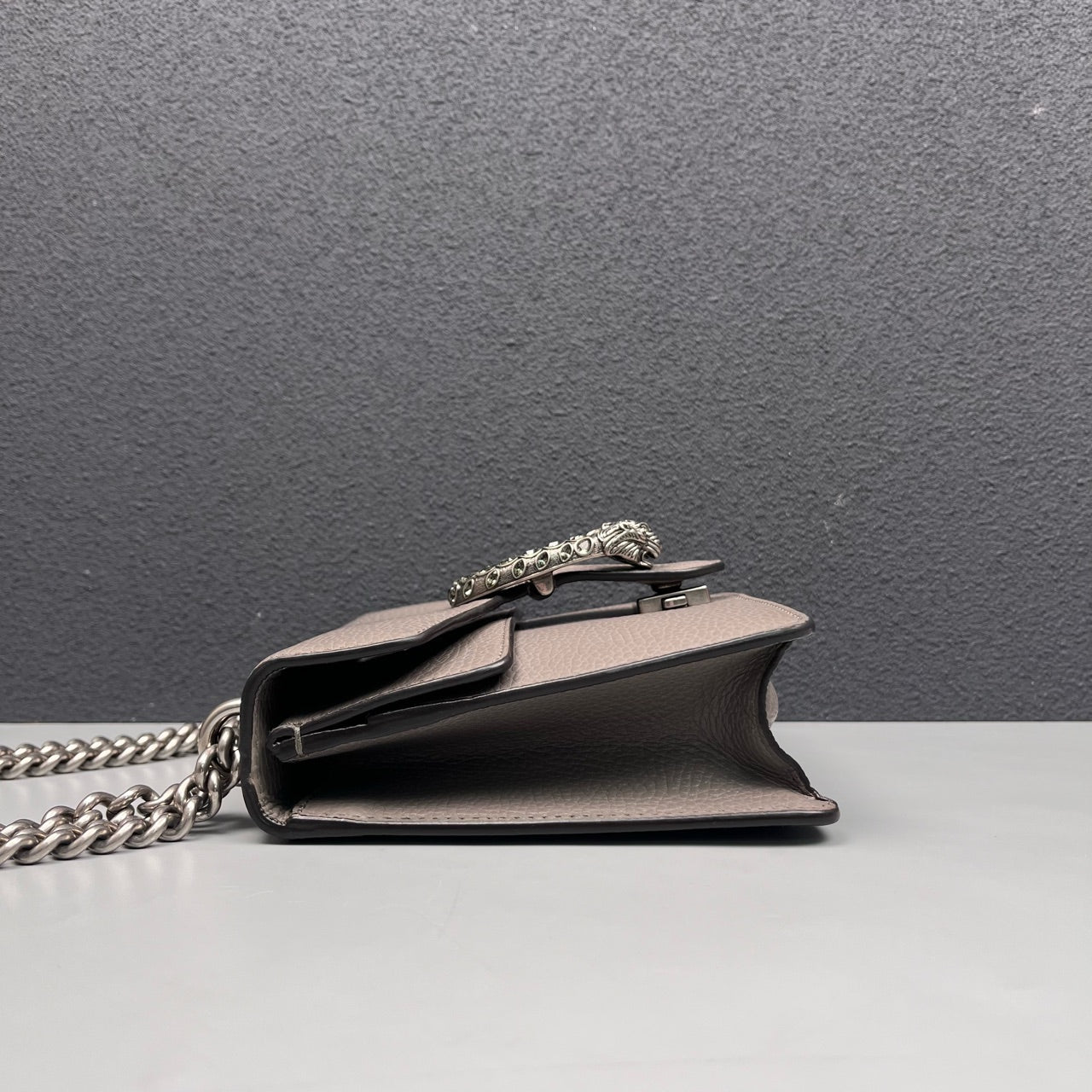 Gucci - Dionysus Small Shoulder Bag with Crystal Tiger Head Spur - Grained leather - Grey - (Small)