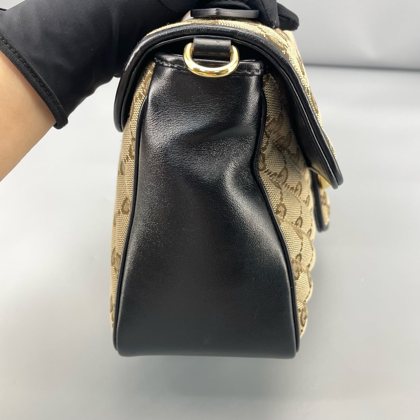 Gucci - GG Marmont Messenger Bag - GG Monogram Canvas and Leather - Beige and Black - (Medium)