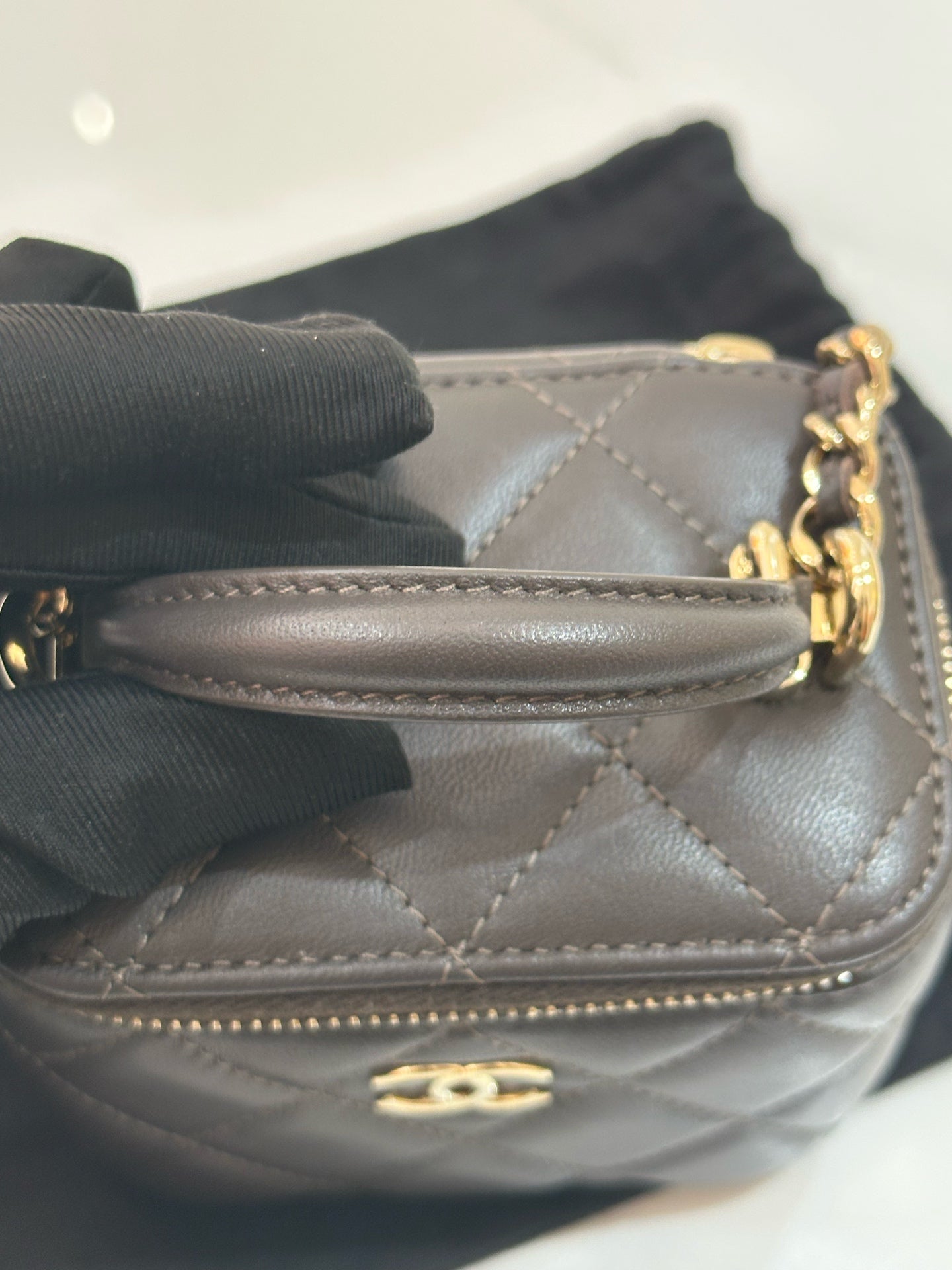 Chanel - Mini Vanity Case with Top Handle - Lambskin leather - Brown - (mini)