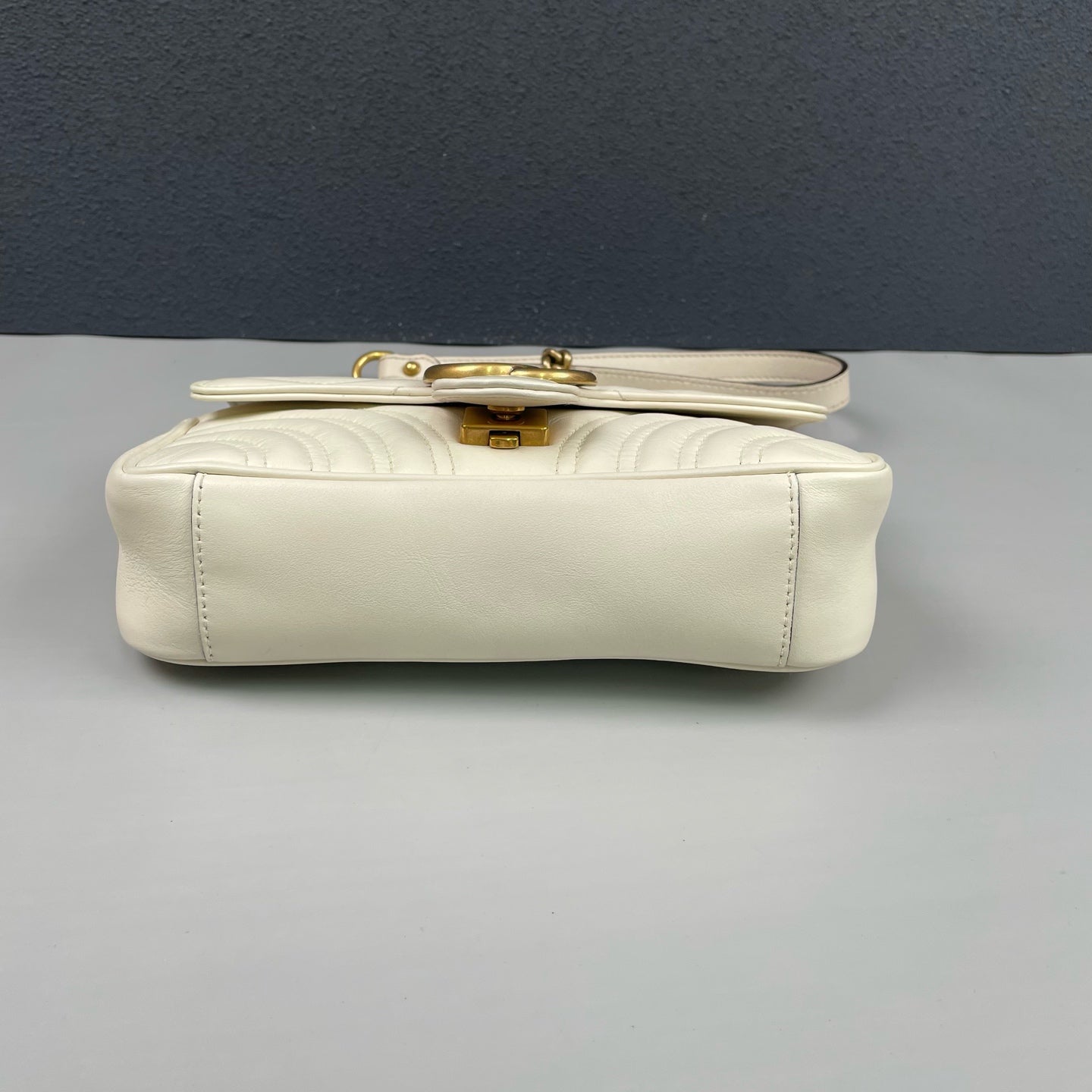 Gucci - GG Marmont Small Shoulder Bag - Leather - White - (Small)