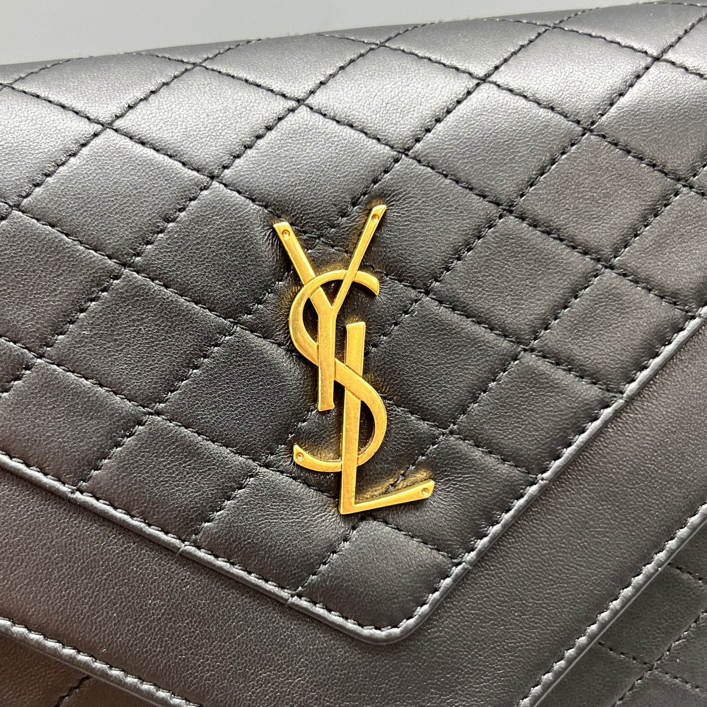 Saint Laurent - Gaby Envelope Bag - Quilted lambskin leather - Black with Gold-Tone Hardware - (medium)