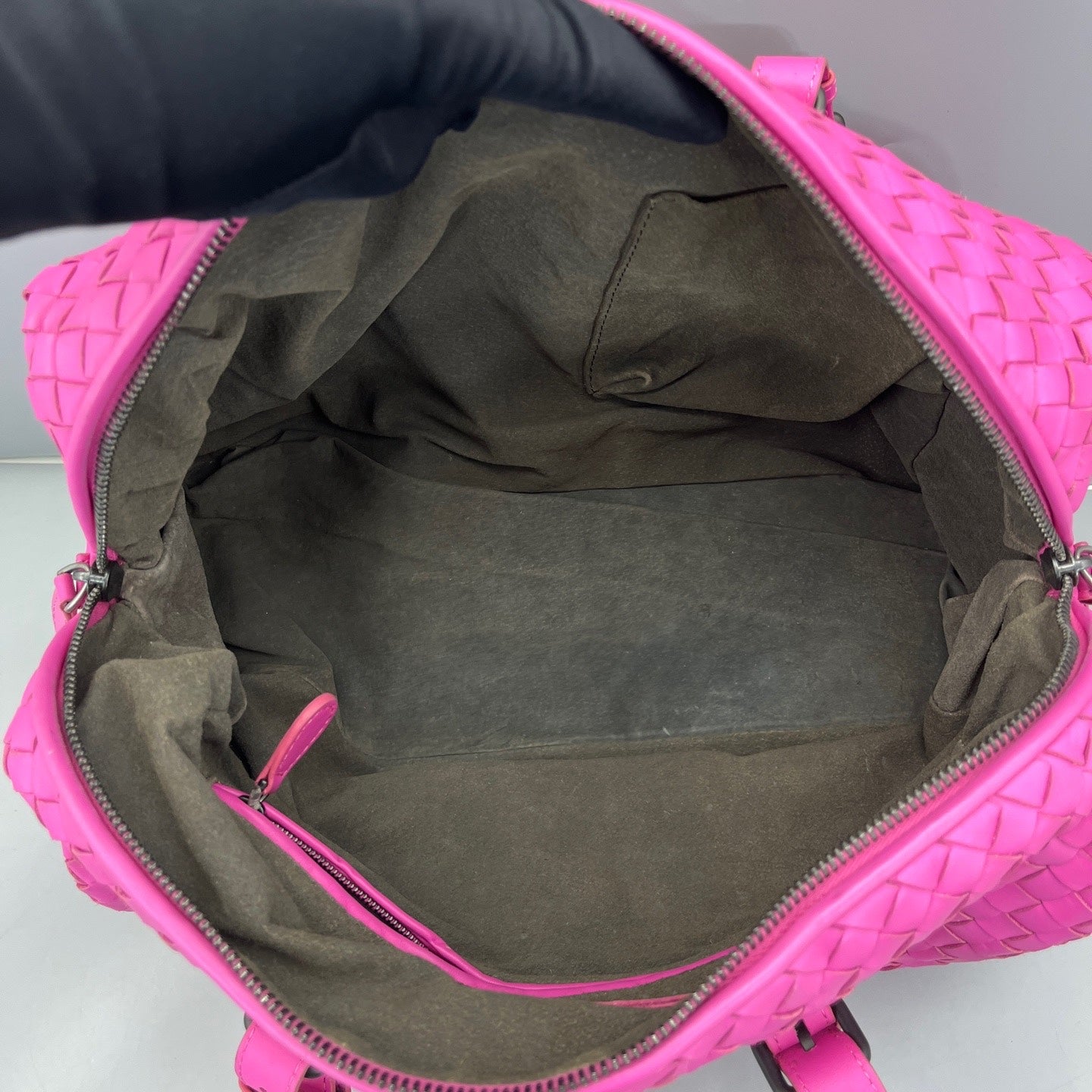 Bottega Veneta - Intrecciato Boston Bag - Lambskin leather - Pink with Gunmetal-Tone Hardware - (medium)