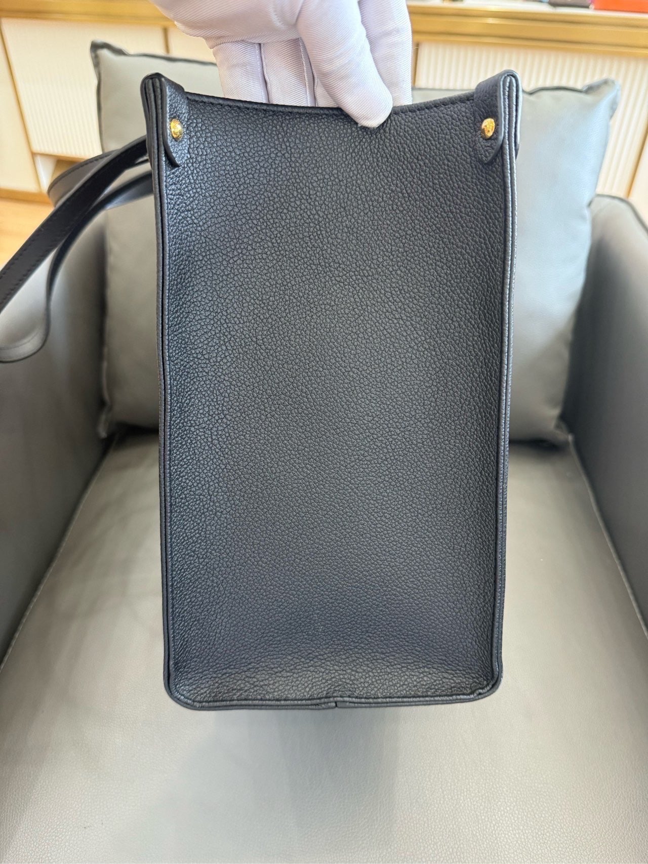 Louis Vuitton - OnTheGo MM - Monogram Empreinte Giant leather - Black and Cream - (Medium)