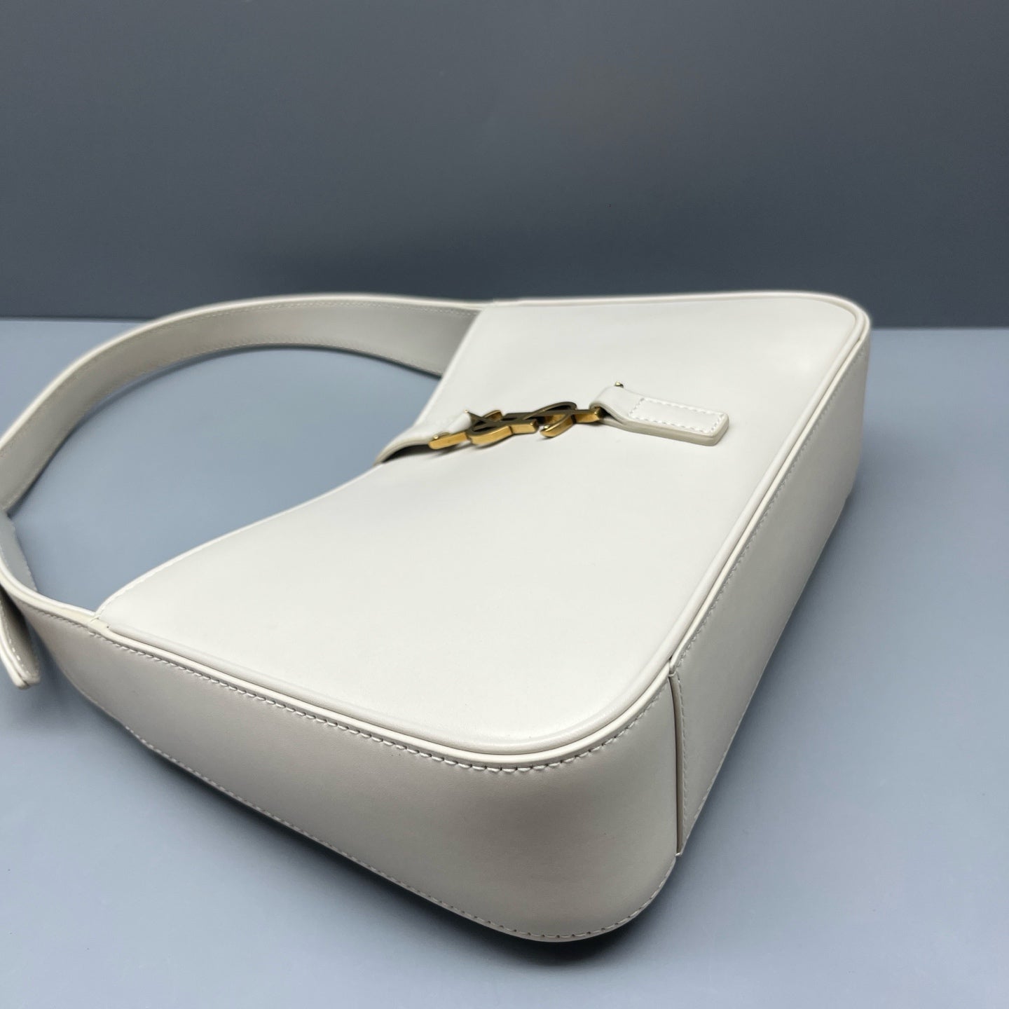 Saint Laurent - Le 5 à 7 Hobo Bag - Leather - White - (mini)