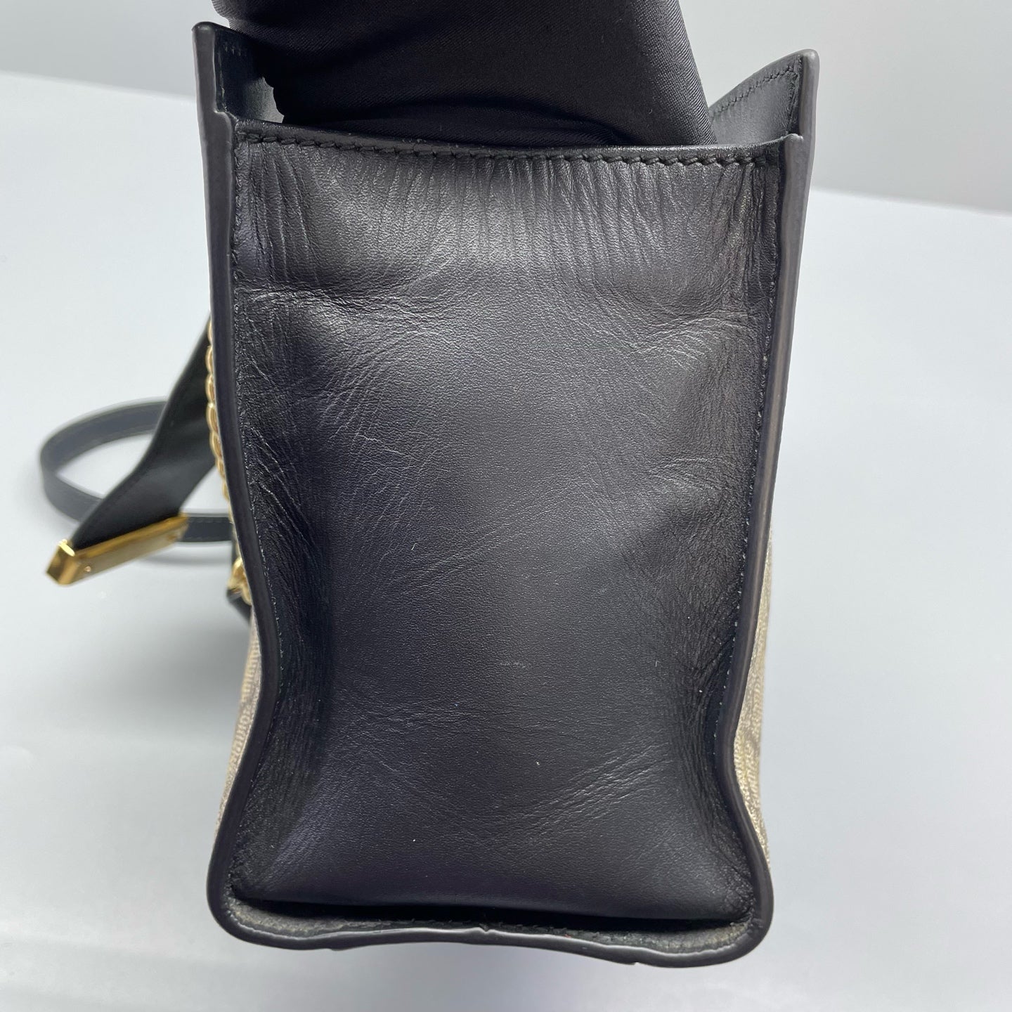 Gucci - Padlock Small GG Supreme Bee Shoulder Bag (261710) - GG Supreme coated canvas with leather trim - Beige and Black with Gold Accents - (small)