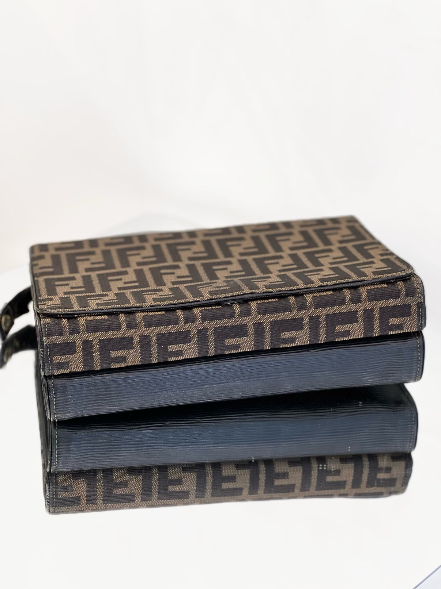 Fendi - Vintage Double-Sided Zucca Shoulder Bag - Zucca canvas and textured leather - Brown - (small)