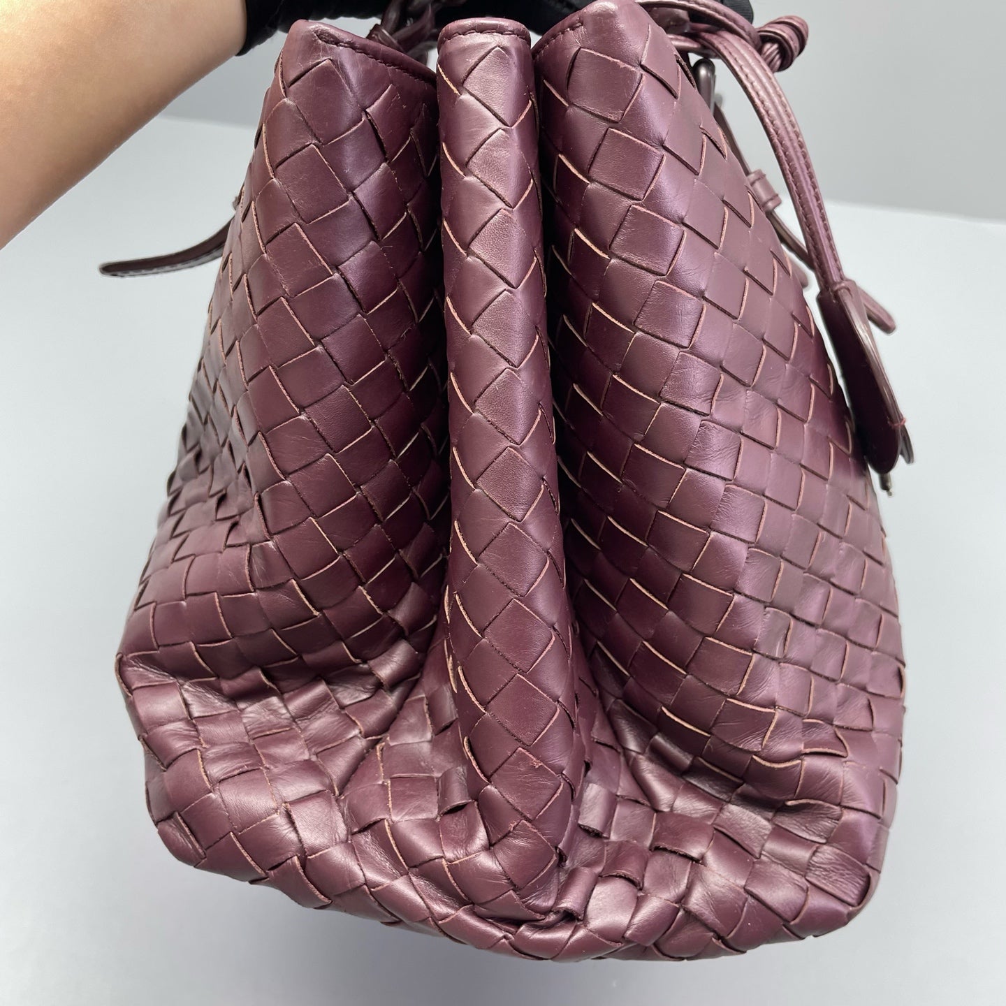 Bottega Veneta - Roma Woven Handbag - Leather - Burgundy - (Medium)