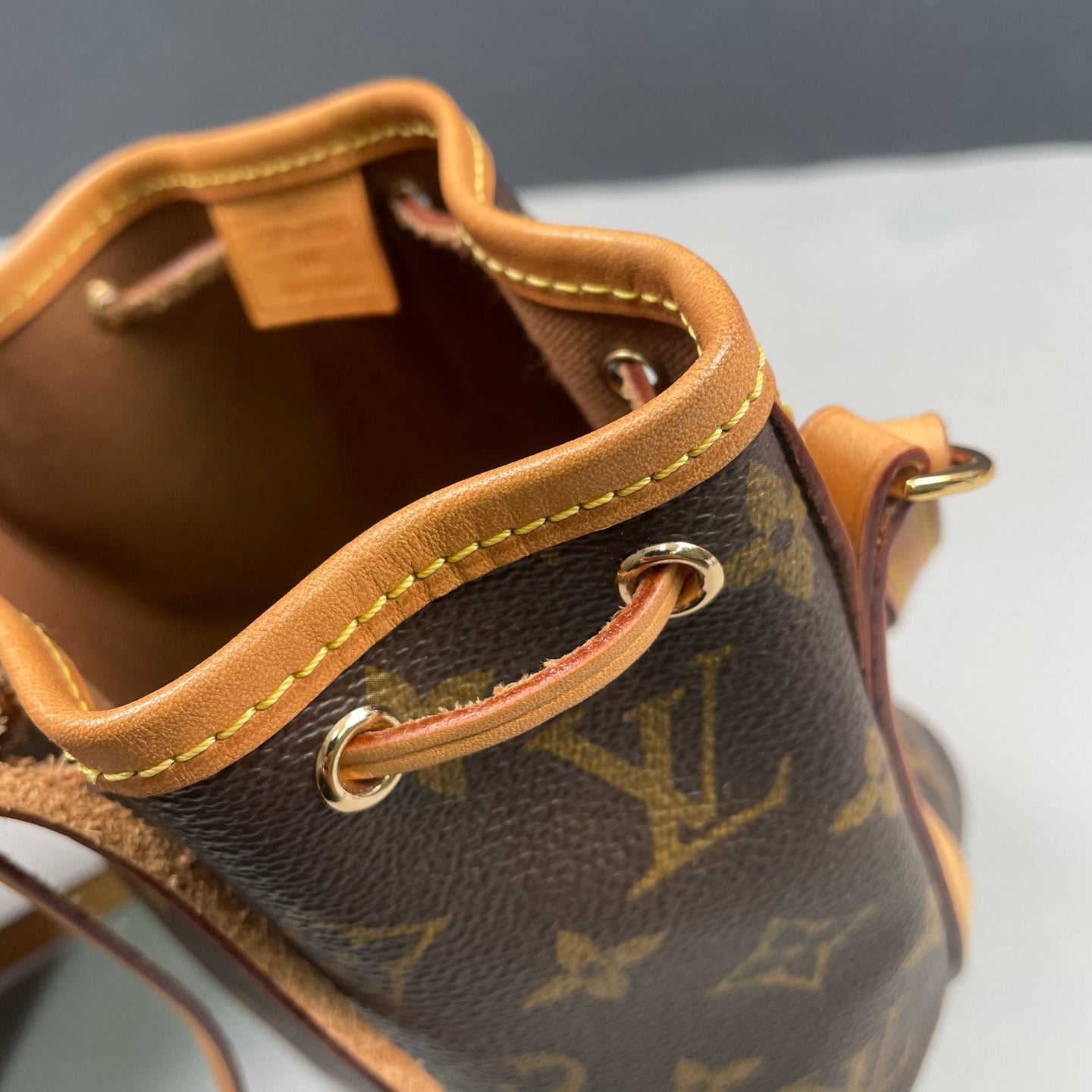 Louis Vuitton - Nano Noe - Monogram coated canvas with Vachetta leather trim - Brown - (Mini)