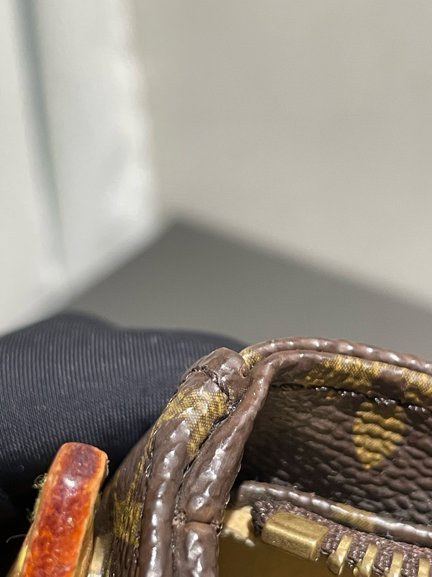 Louis Vuitton - Looping MM - Monogram coated canvas with natural cowhide leather (vachetta) trim - Brown - (Medium)