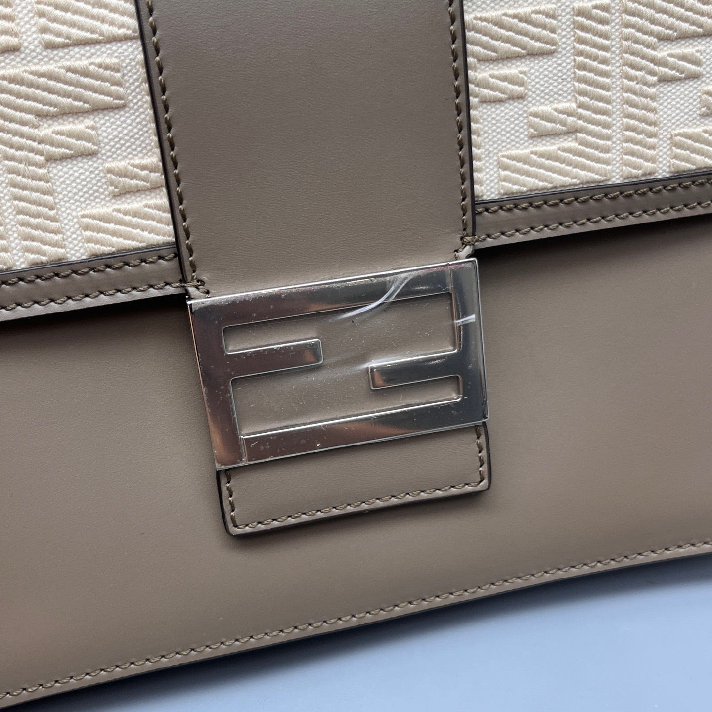 Fendi - Baguette Messenger Bag - Leather and Canvas - Taupe and Beige - (small)