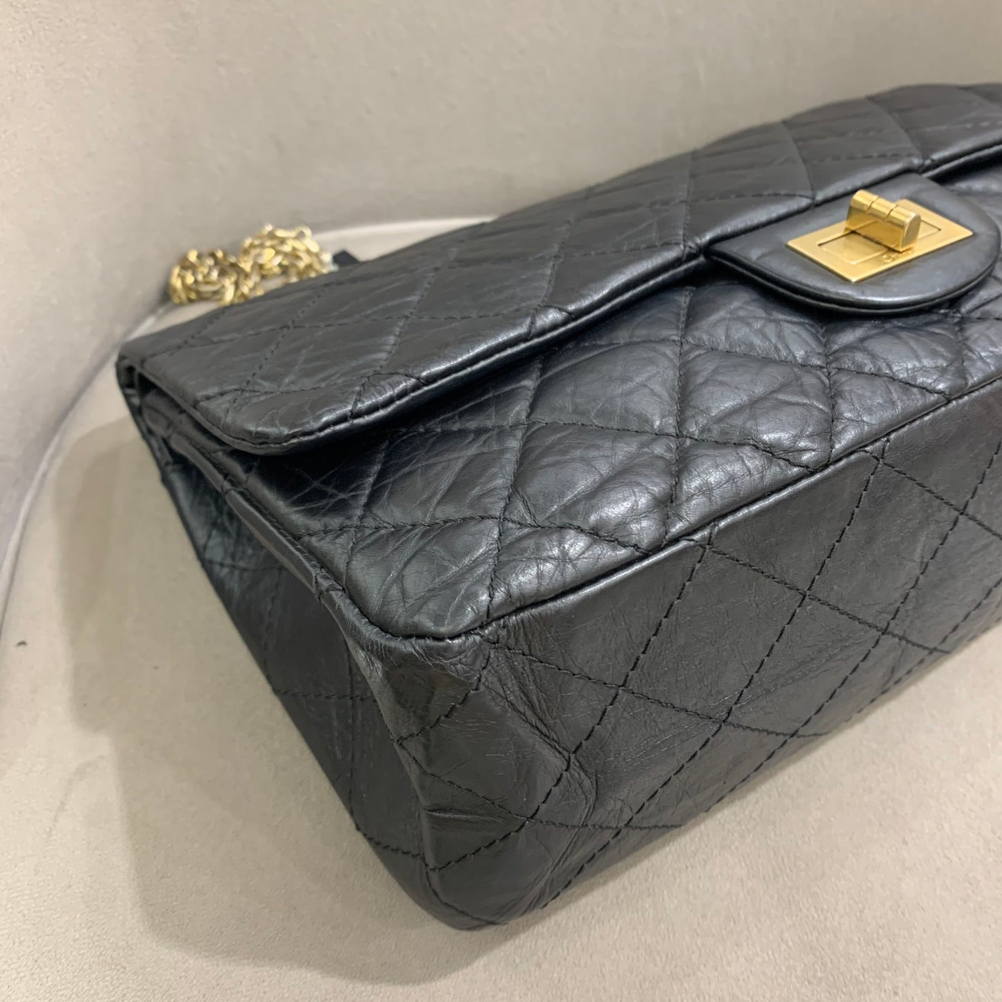 Chanel - Reissue 2.55 Flap Bag - Aged calfskin leather - Black - (Large)