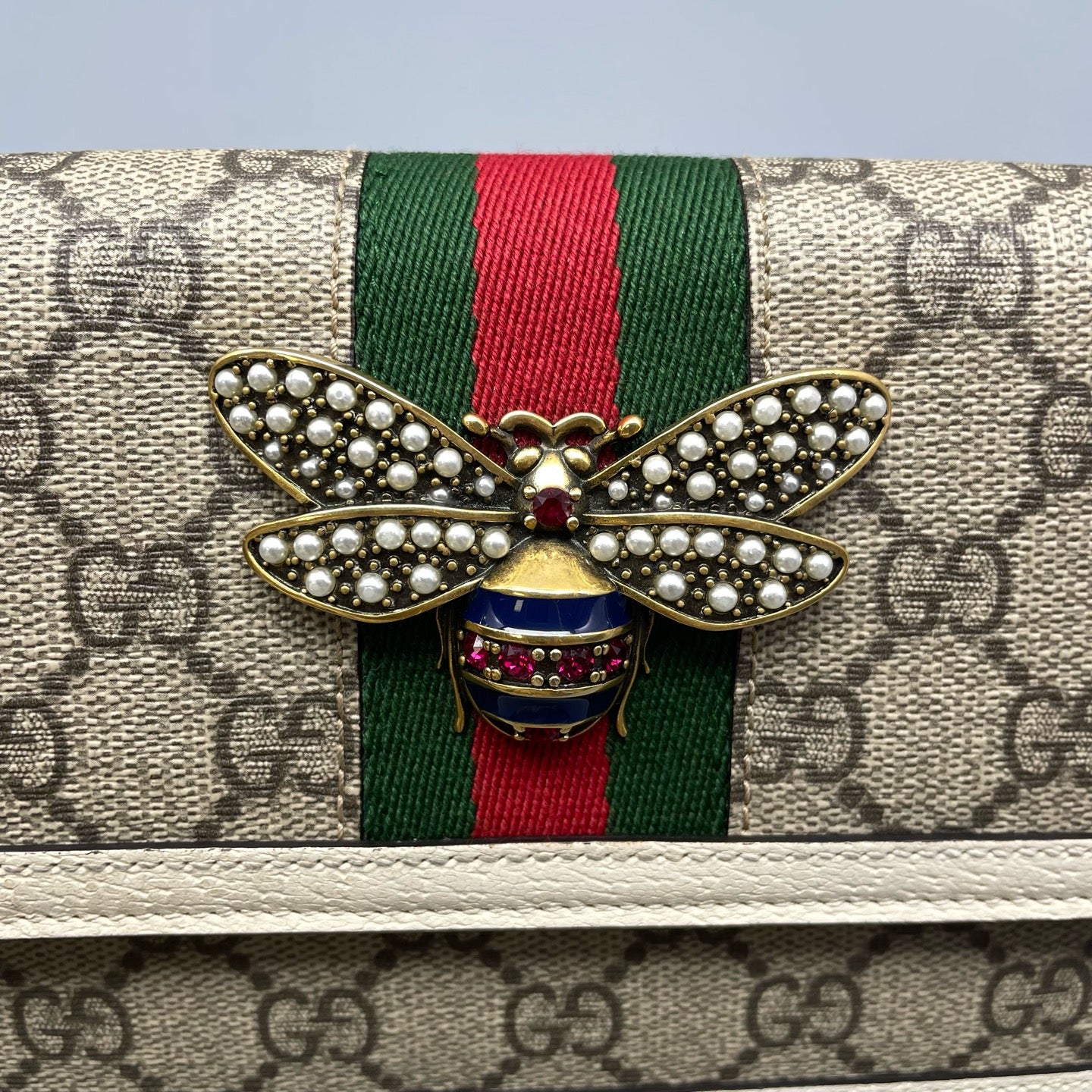Gucci - Margaret Bee Wallet on Chain - GG Supreme coated canvas with grained leather trim - Beige, White, Red, Green - (Mini)